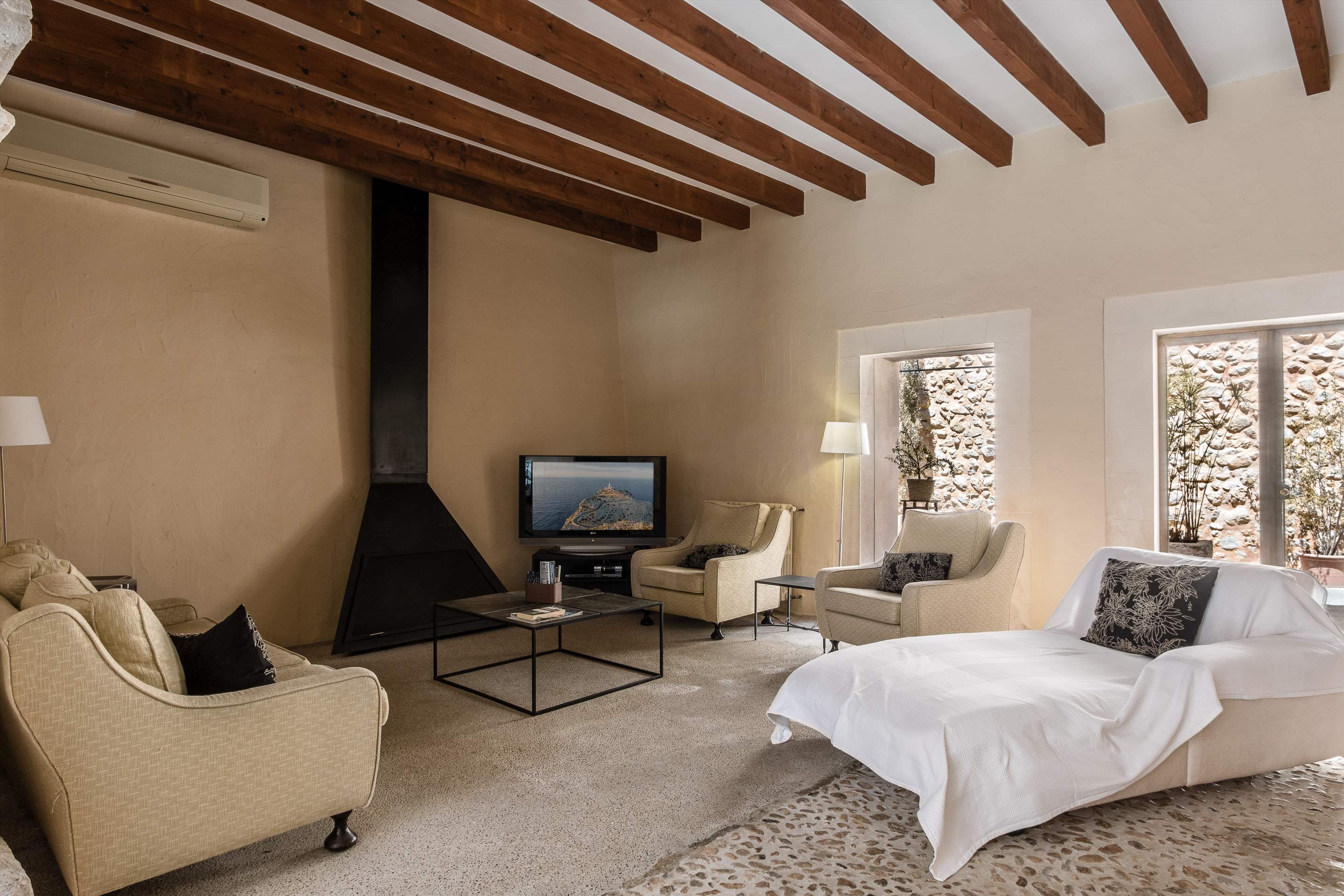 Finca Florit, 5 bedroom villa in Sa Pobla, Buger, Inca , Majorca Photo #8
