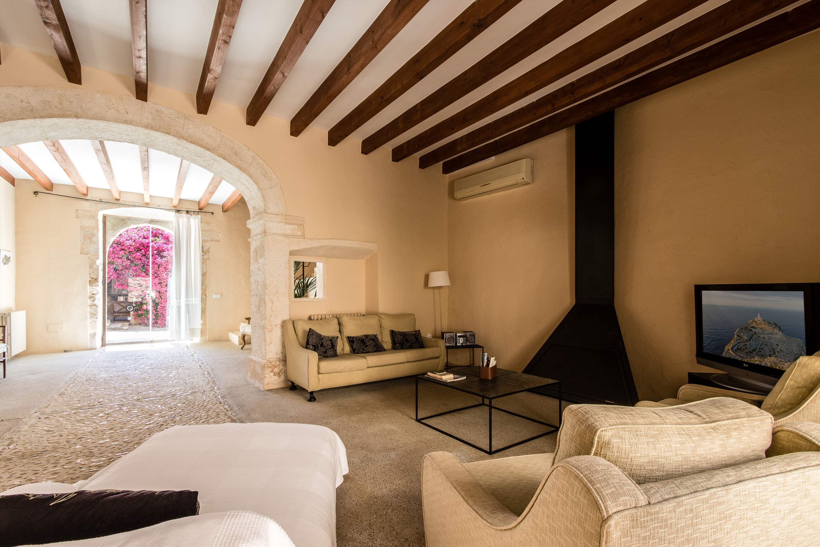 Finca Florit, 5 bedroom villa in Sa Pobla, Buger, Inca , Majorca Photo #9