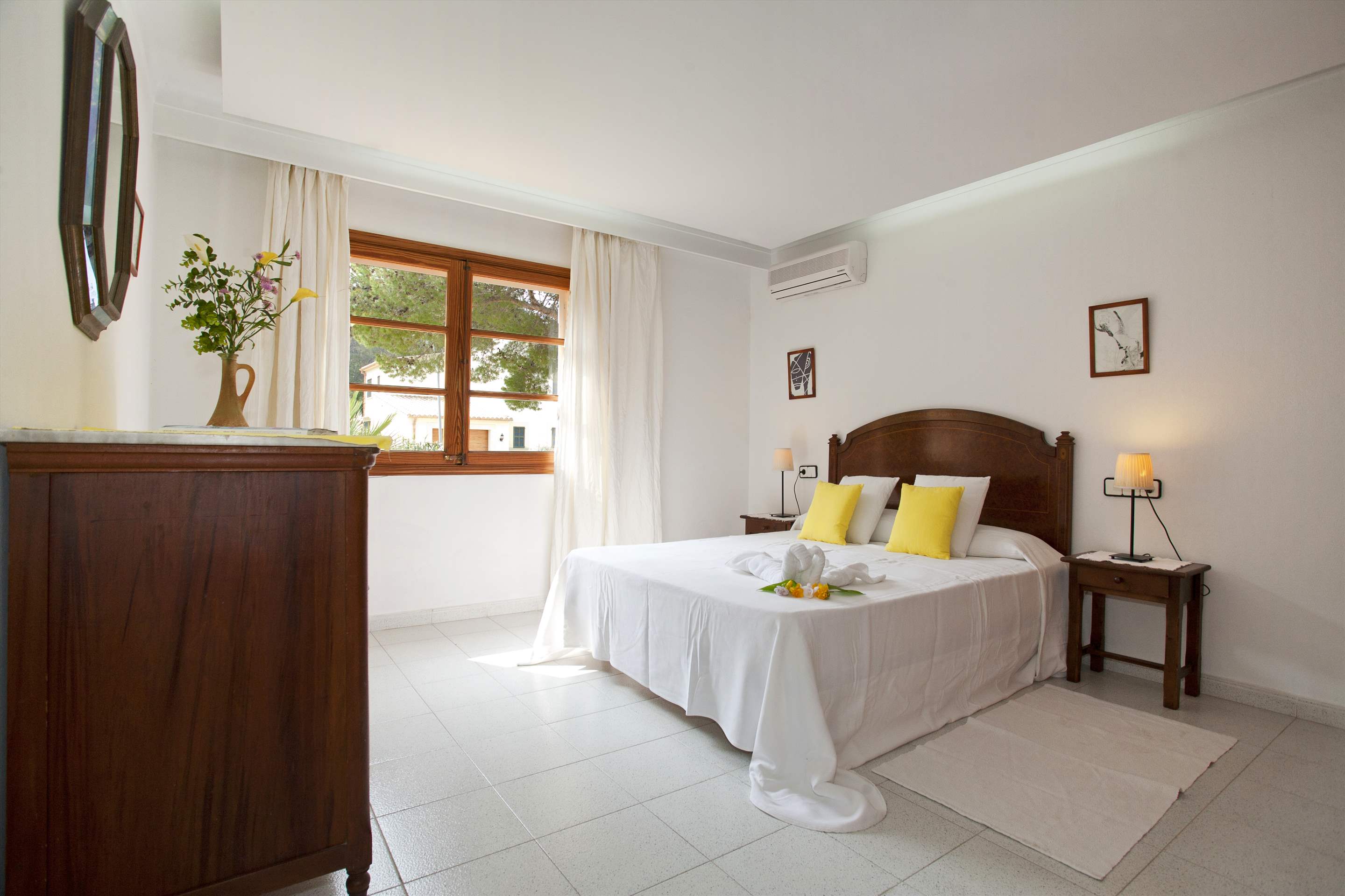 Villa Tomas, 4 bedroom villa in Pollensa & Puerto Pollensa, Majorca Photo #18