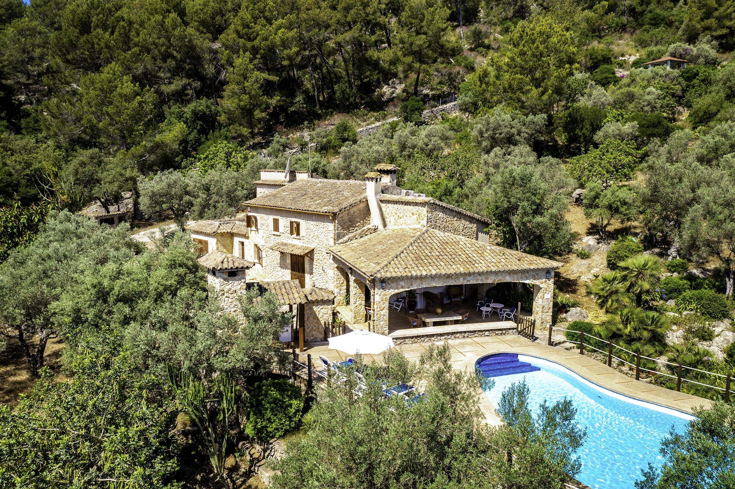 Villa Alordes, 5 bedroom villa in Pollensa & Puerto Pollensa, Majorca Photo #3
