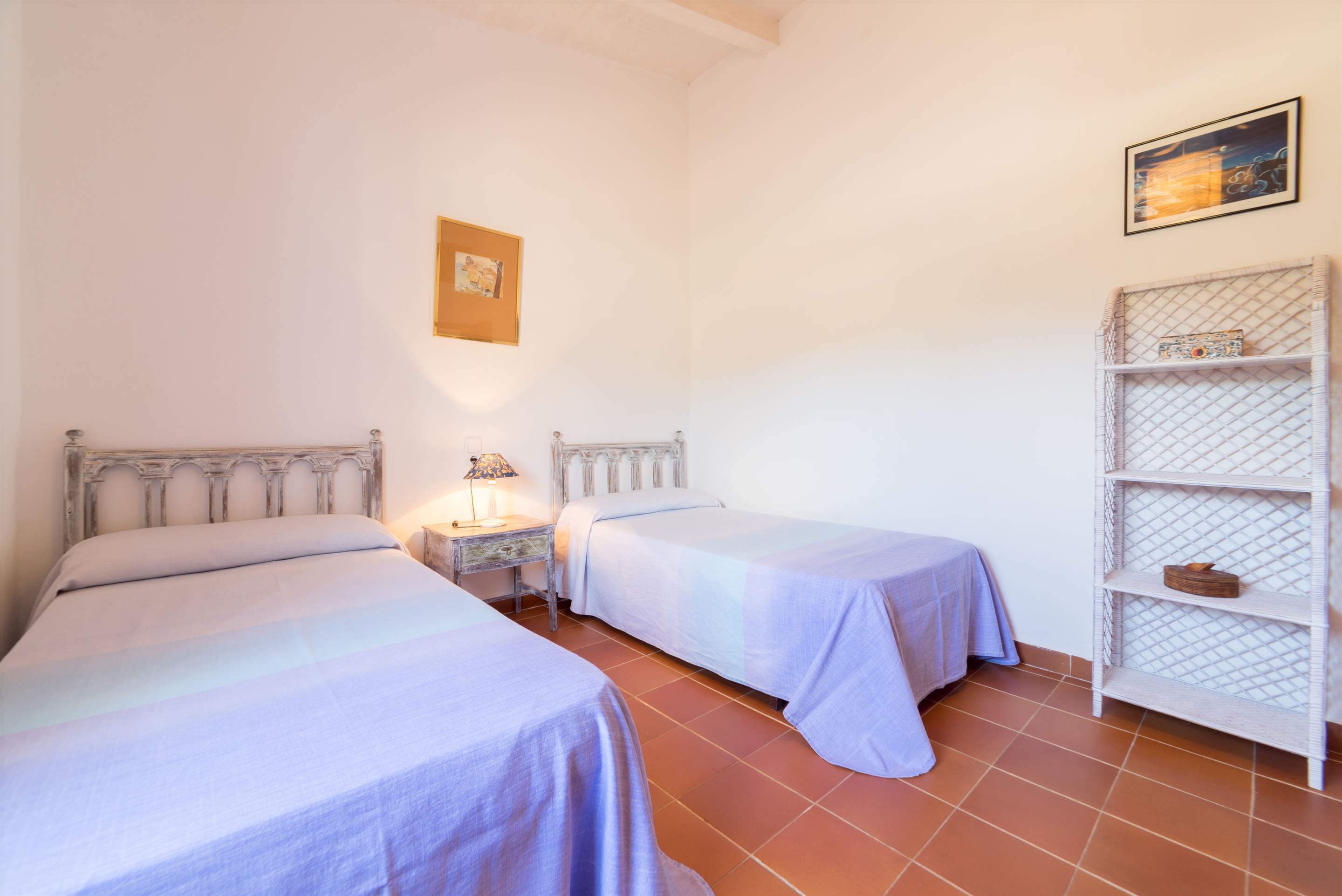 Villa Verd , 3 bedroom villa in Pollensa & Puerto Pollensa, Majorca Photo #17
