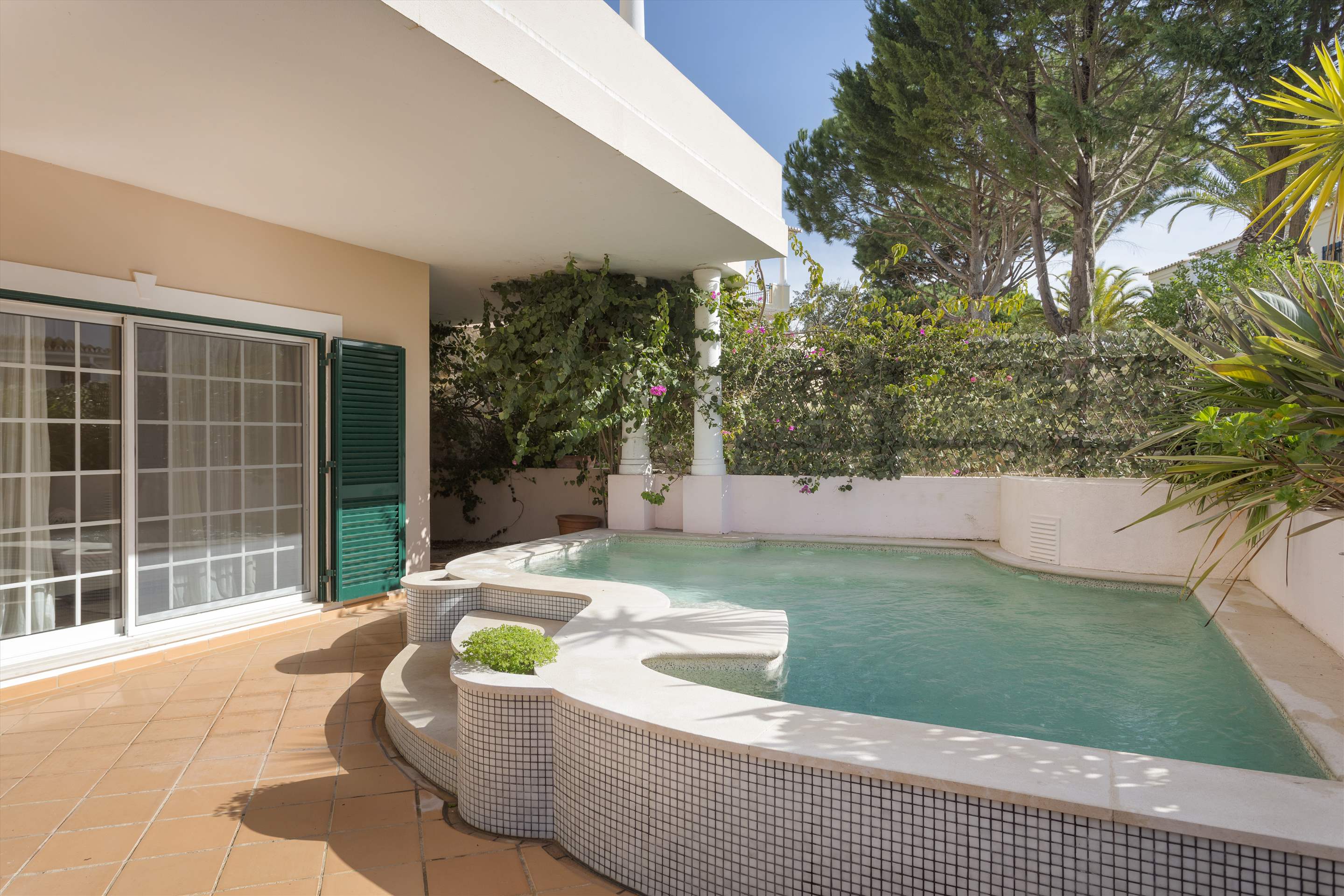 Villa Joanne, 2 bedroom apartment in Vale do Lobo, Algarve Photo #2