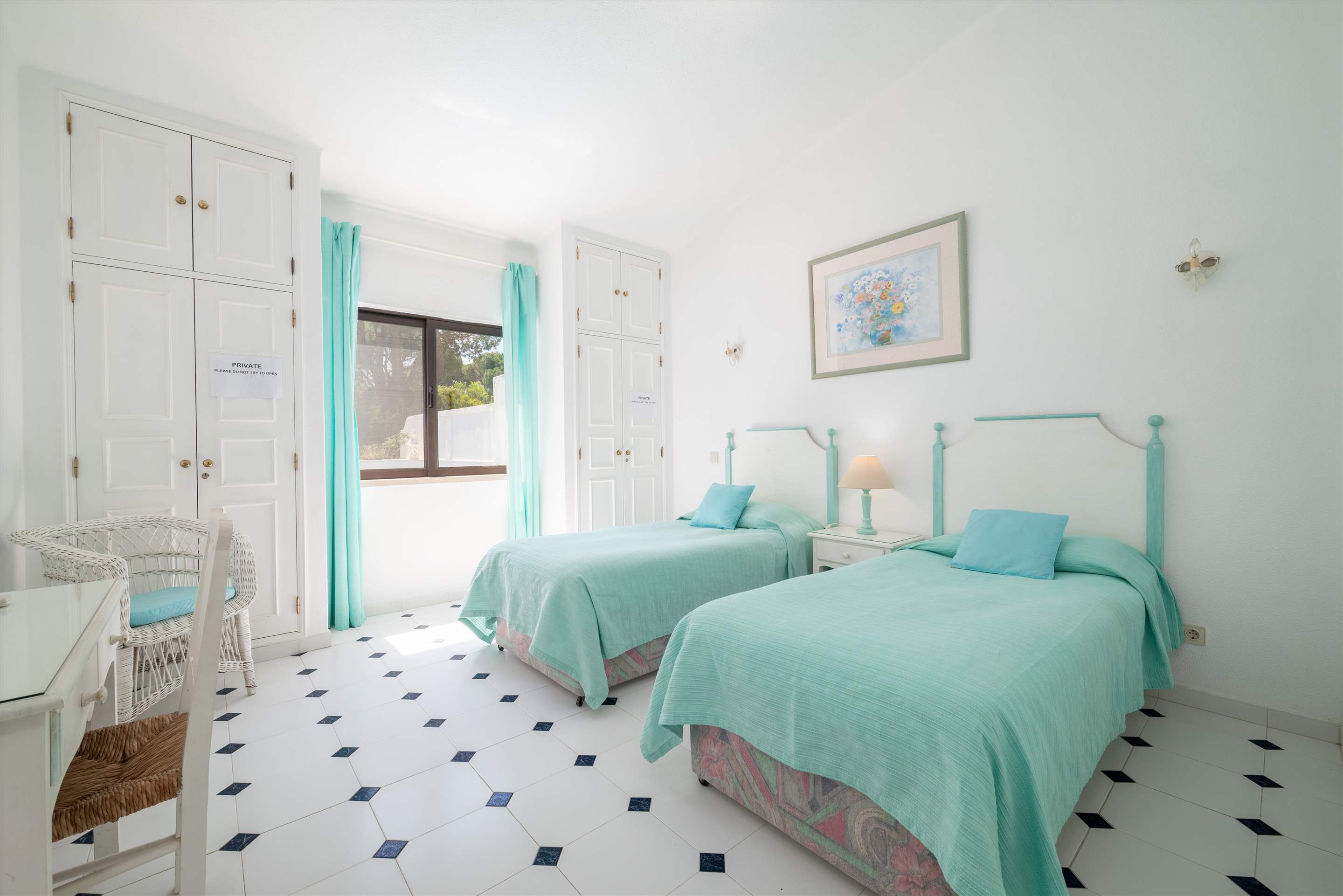 Villa Alicia, 3 bedroom villa in Vale do Lobo, Algarve Photo #9