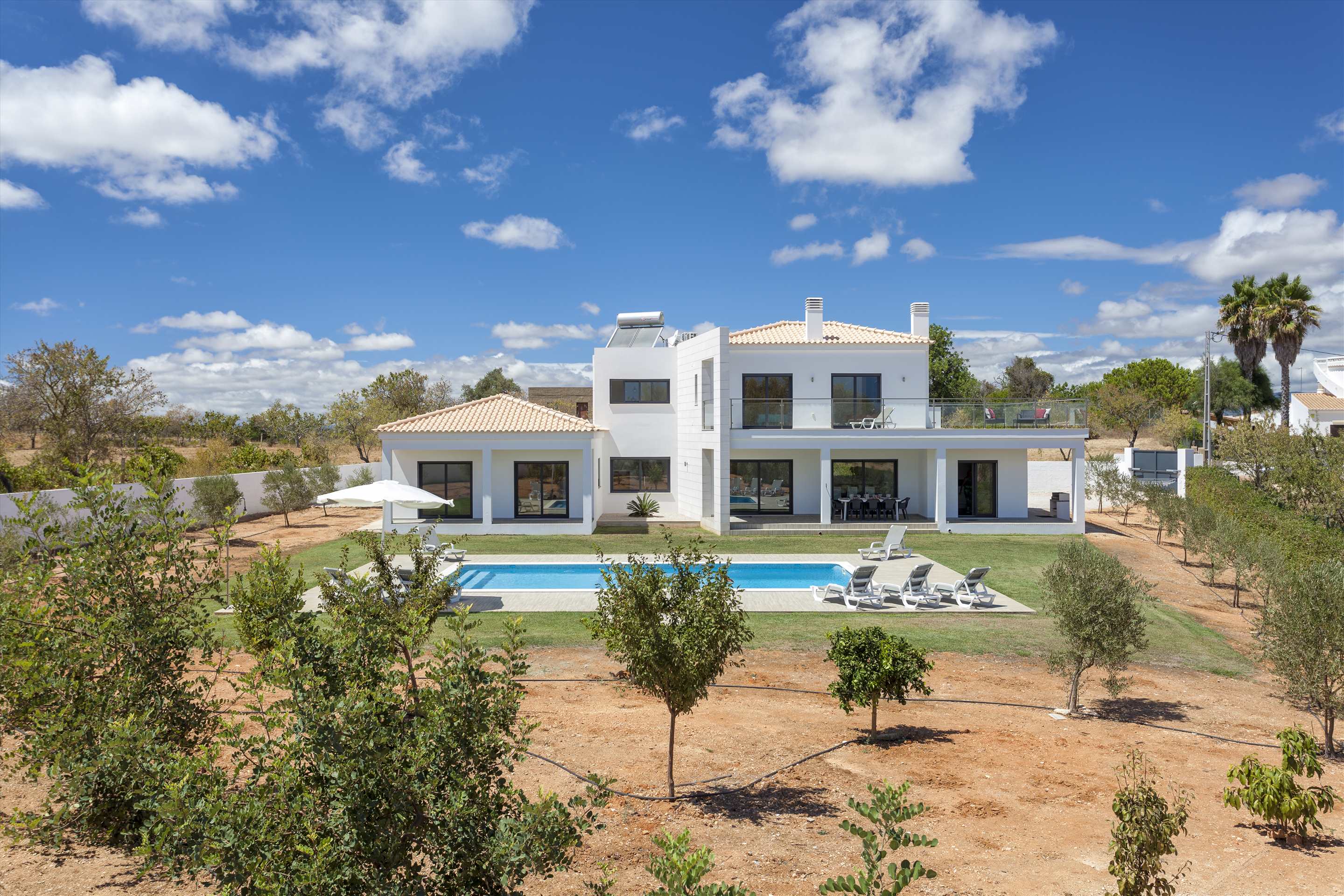 Casa Joana, 4 bedroom villa in Carvoeiro Area, Algarve Photo #6