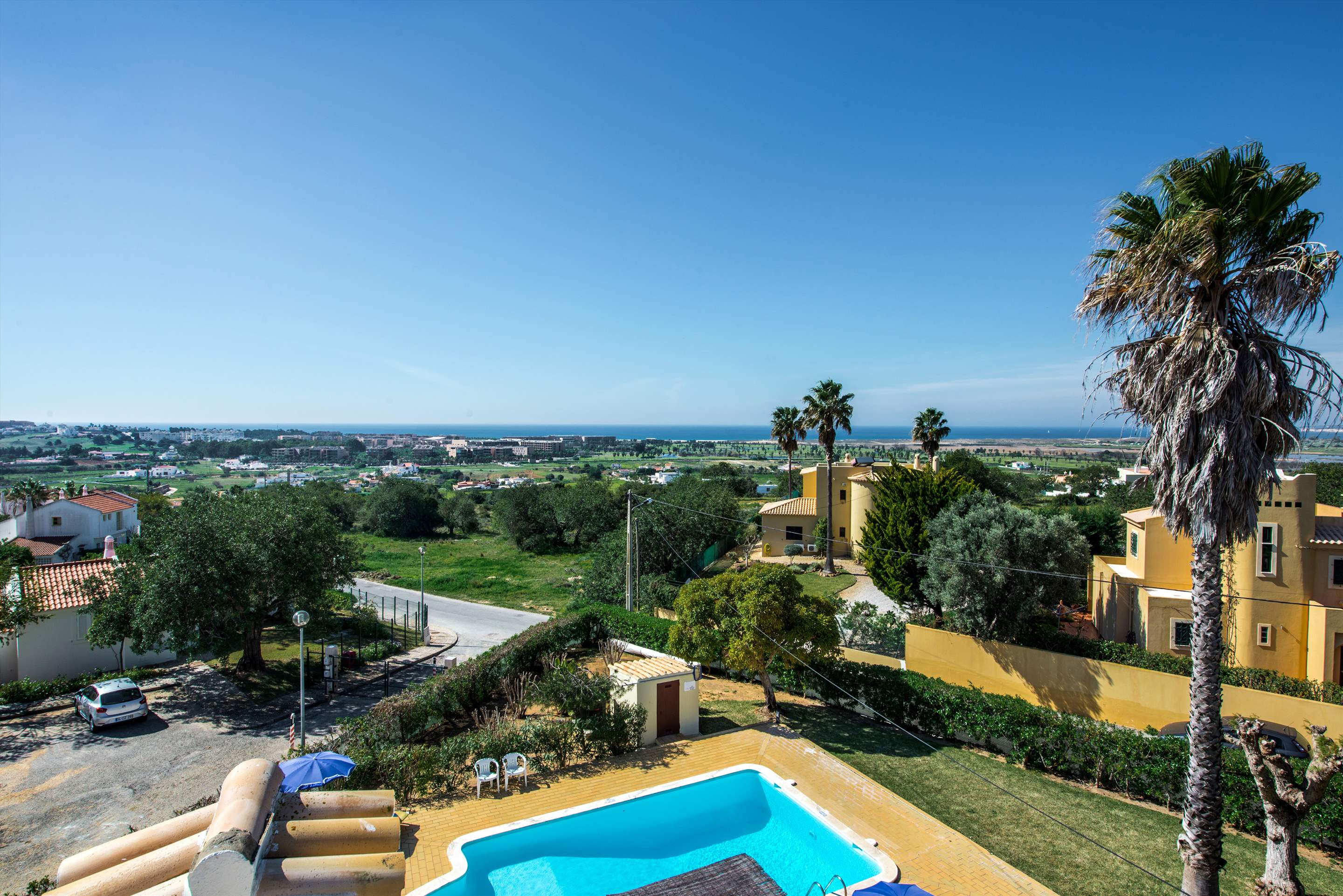Villa Amendoeira, 7 to 8 persons rate, 4 bedroom villa in Gale, Vale da Parra and Guia, Algarve Photo #10