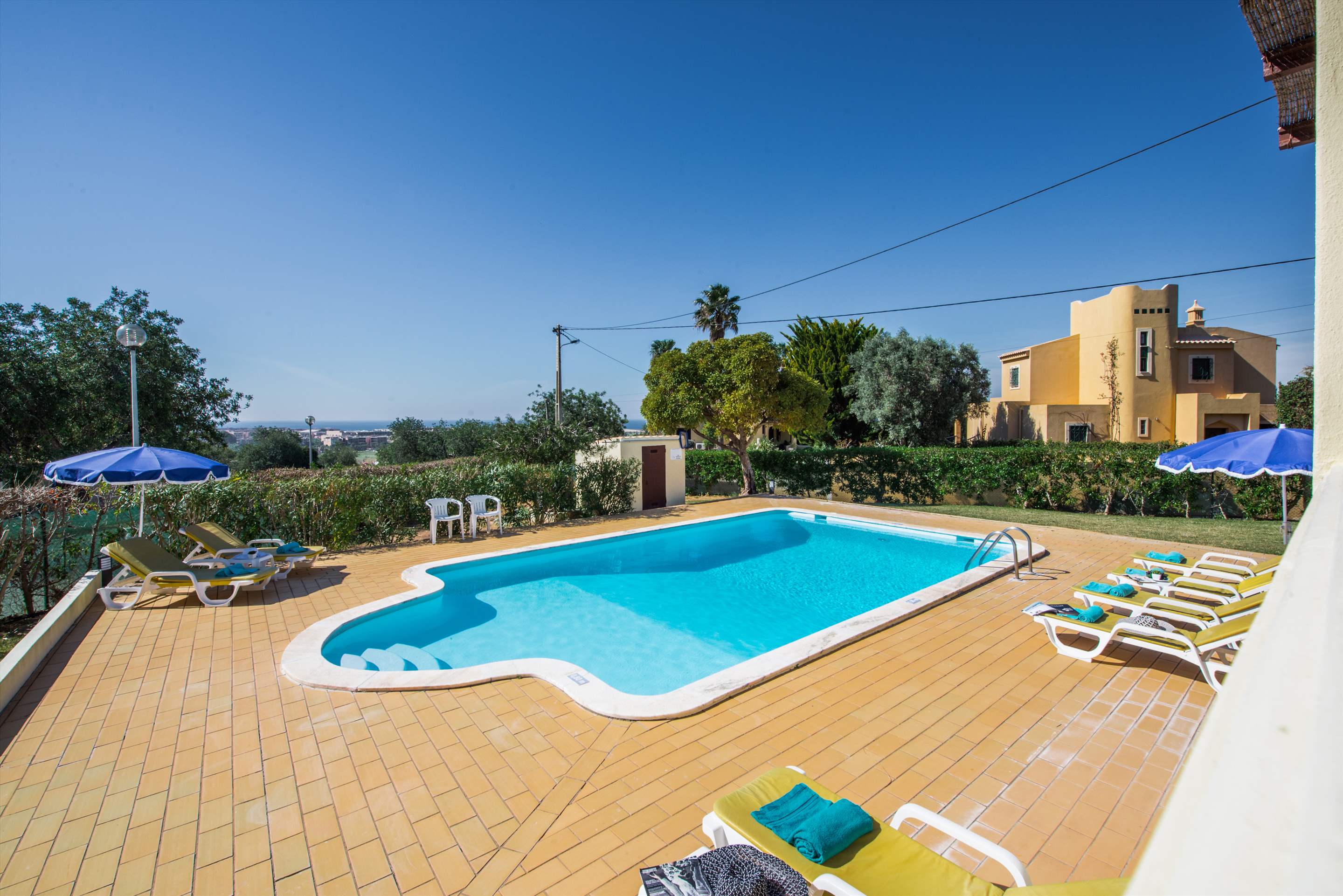 Villa Amendoeira, 7 to 8 persons rate, 4 bedroom villa in Gale, Vale da Parra and Guia, Algarve Photo #12