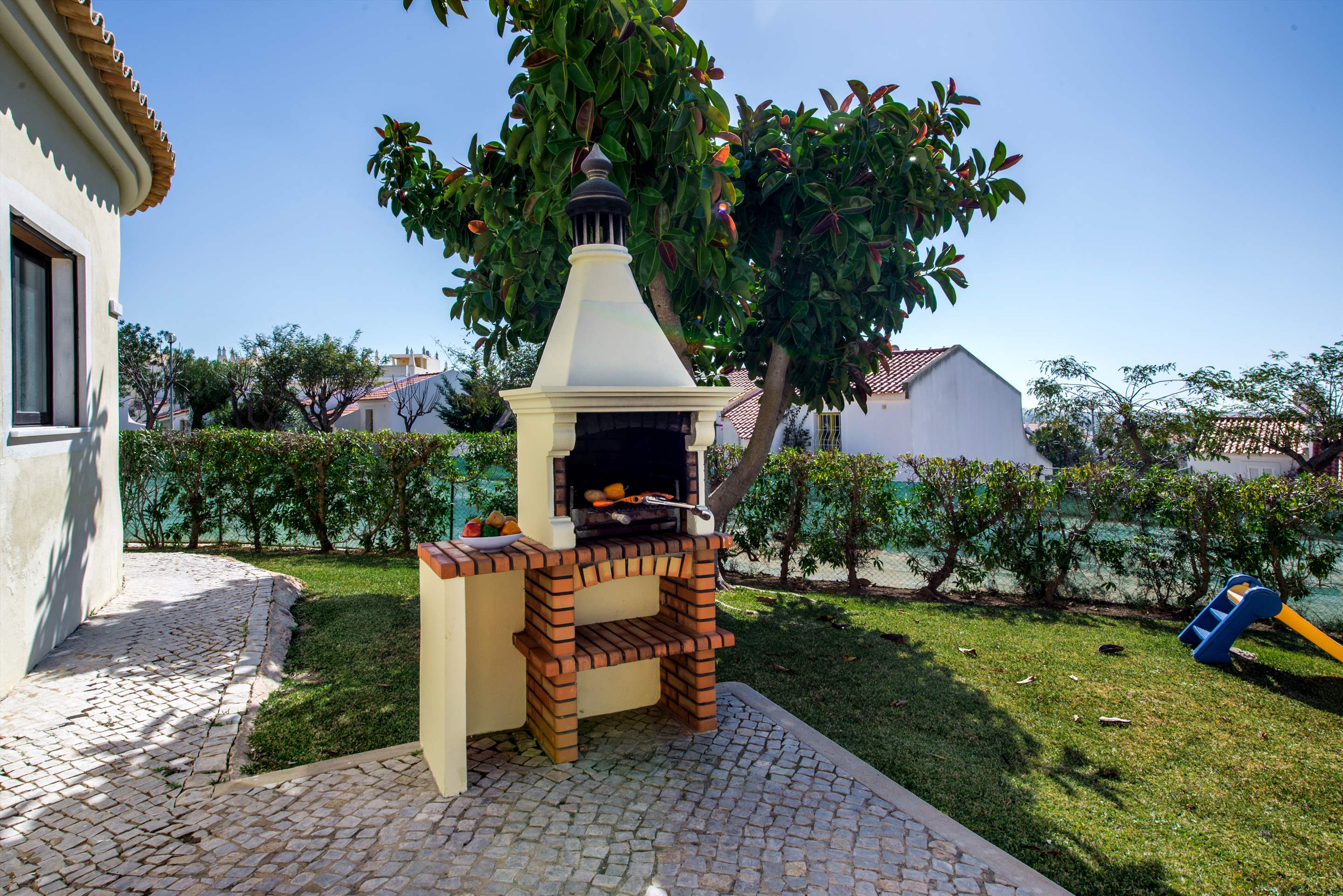 Villa Amendoeira, 7 to 8 persons rate, 4 bedroom villa in Gale, Vale da Parra and Guia, Algarve Photo #13
