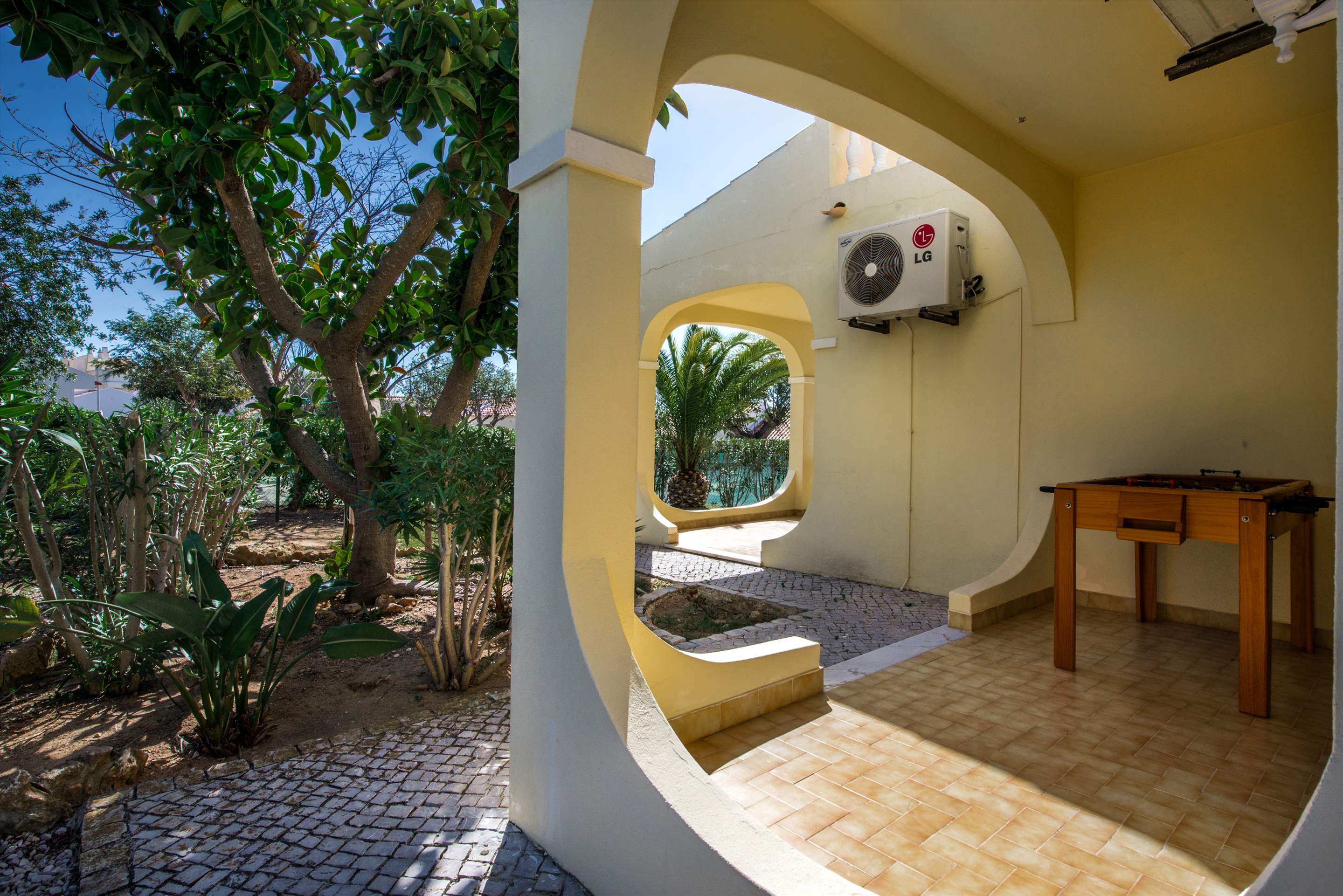 Villa Amendoeira, 7 to 8 persons rate, 4 bedroom villa in Gale, Vale da Parra and Guia, Algarve Photo #26