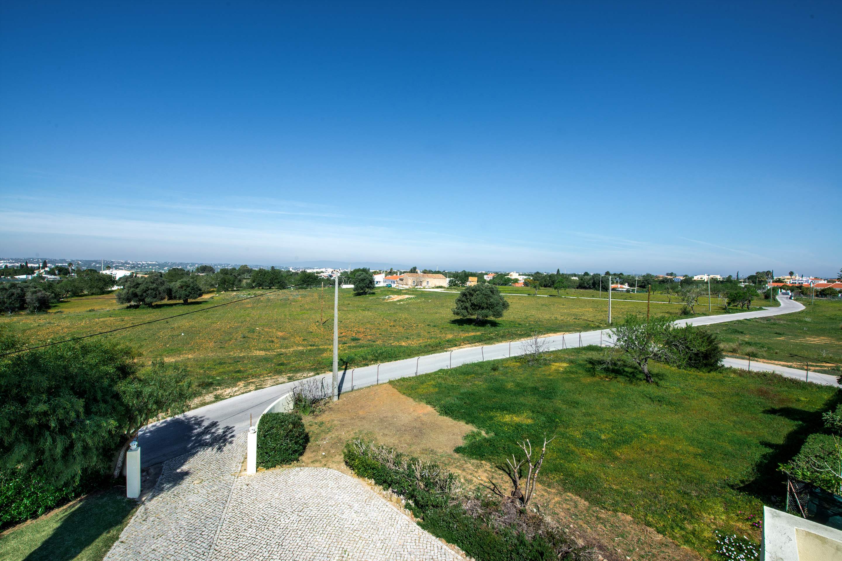 Villa Amendoeira, 7 to 8 persons rate, 4 bedroom villa in Gale, Vale da Parra and Guia, Algarve Photo #28
