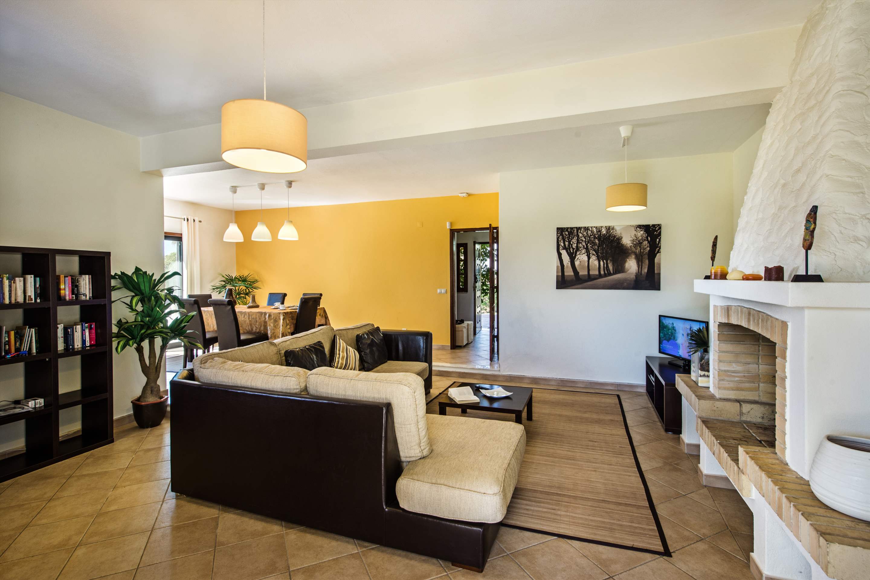 Villa Amendoeira, 7 to 8 persons rate, 4 bedroom villa in Gale, Vale da Parra and Guia, Algarve Photo #7