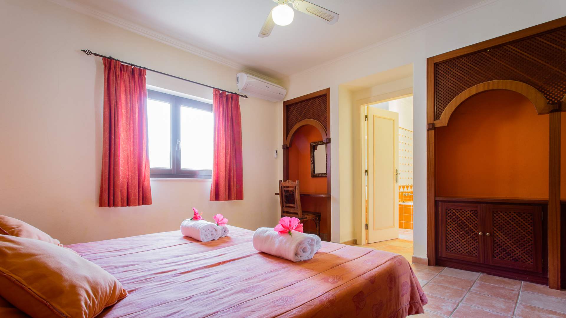 Casa Mouraria, 7 Bedrooms Rate, 7 bedroom villa in Carvoeiro Area, Algarve Photo #13