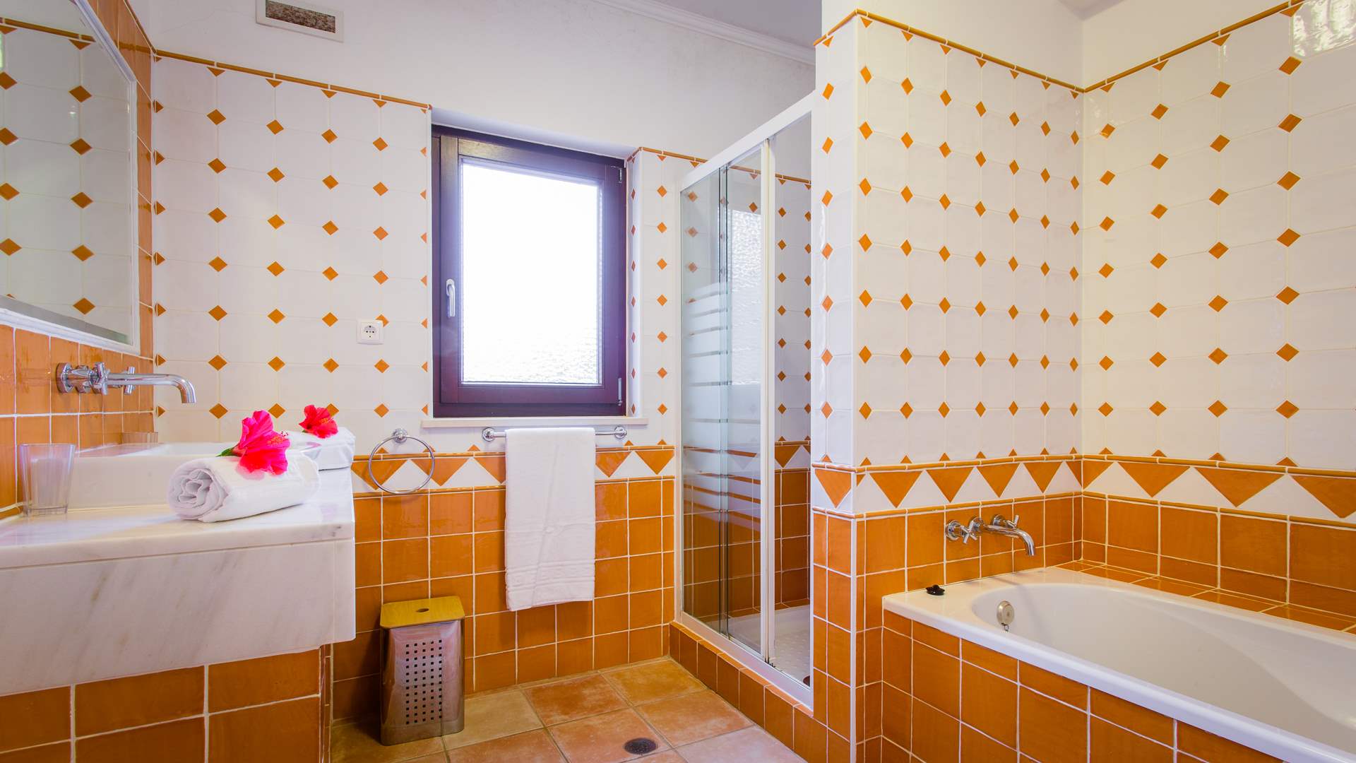 Casa Mouraria, 7 Bedrooms Rate, 7 bedroom villa in Carvoeiro Area, Algarve Photo #14