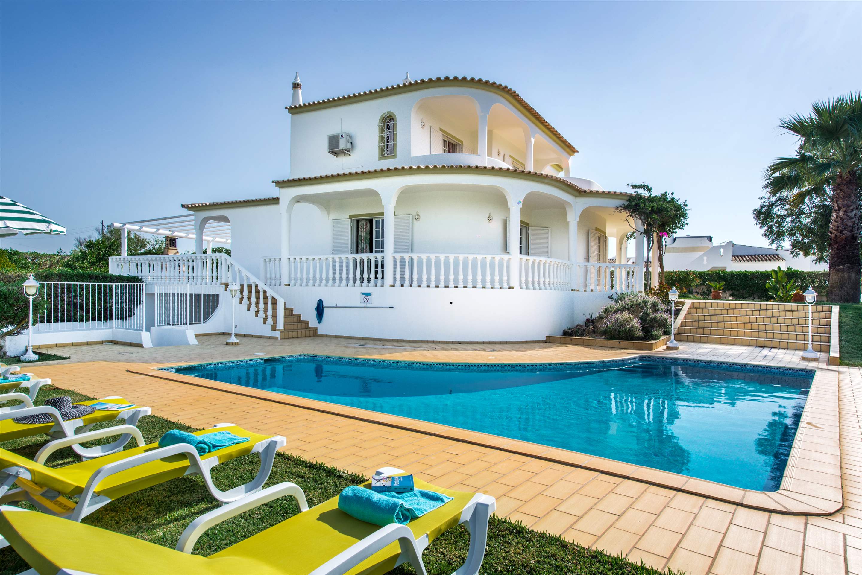 Villa Marco Real, 4 bedroom villa in Gale, Vale da Parra and Guia, Algarve