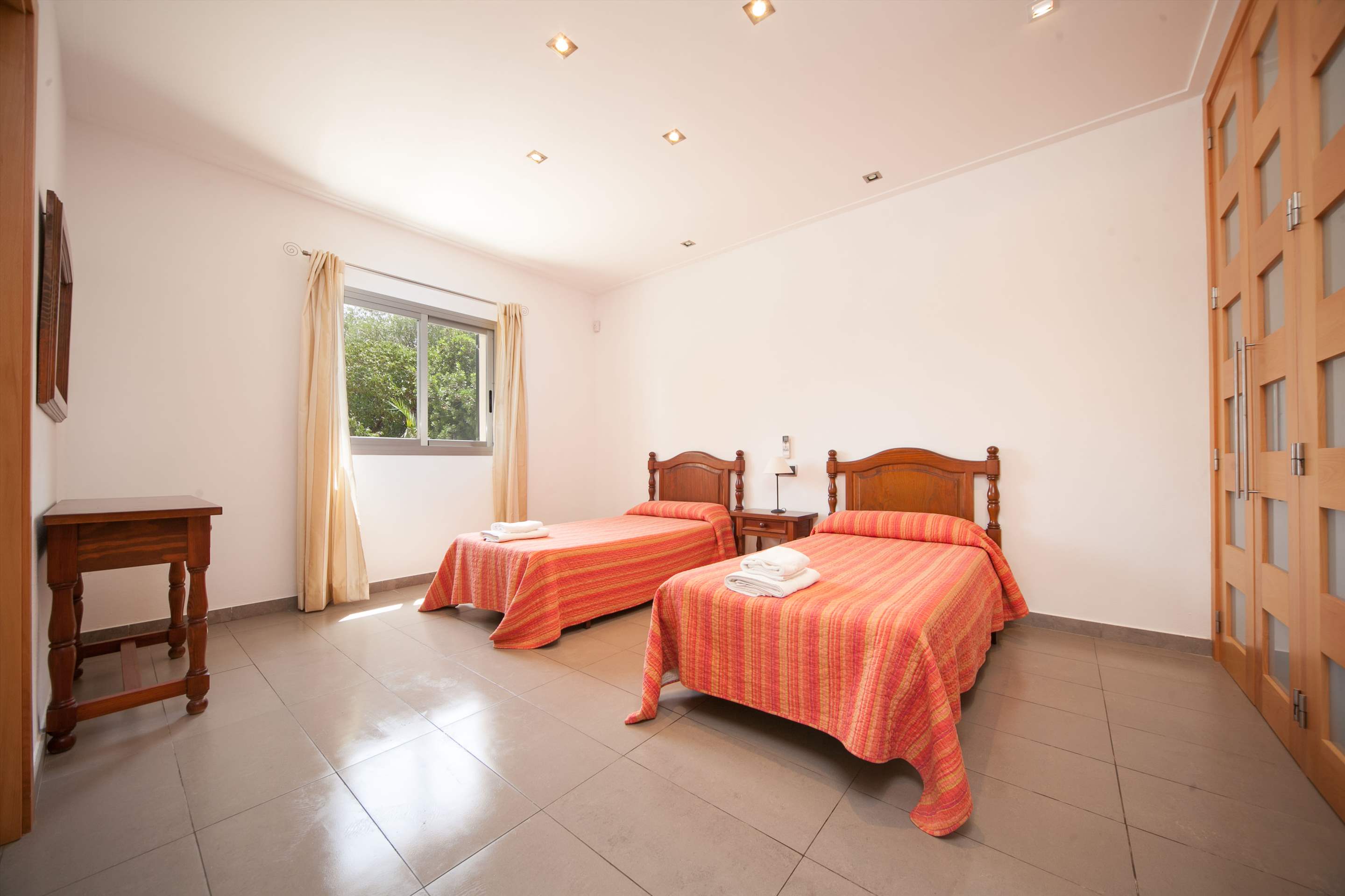 Embat, 3 bedroom villa in Pollensa & Puerto Pollensa, Majorca Photo #9