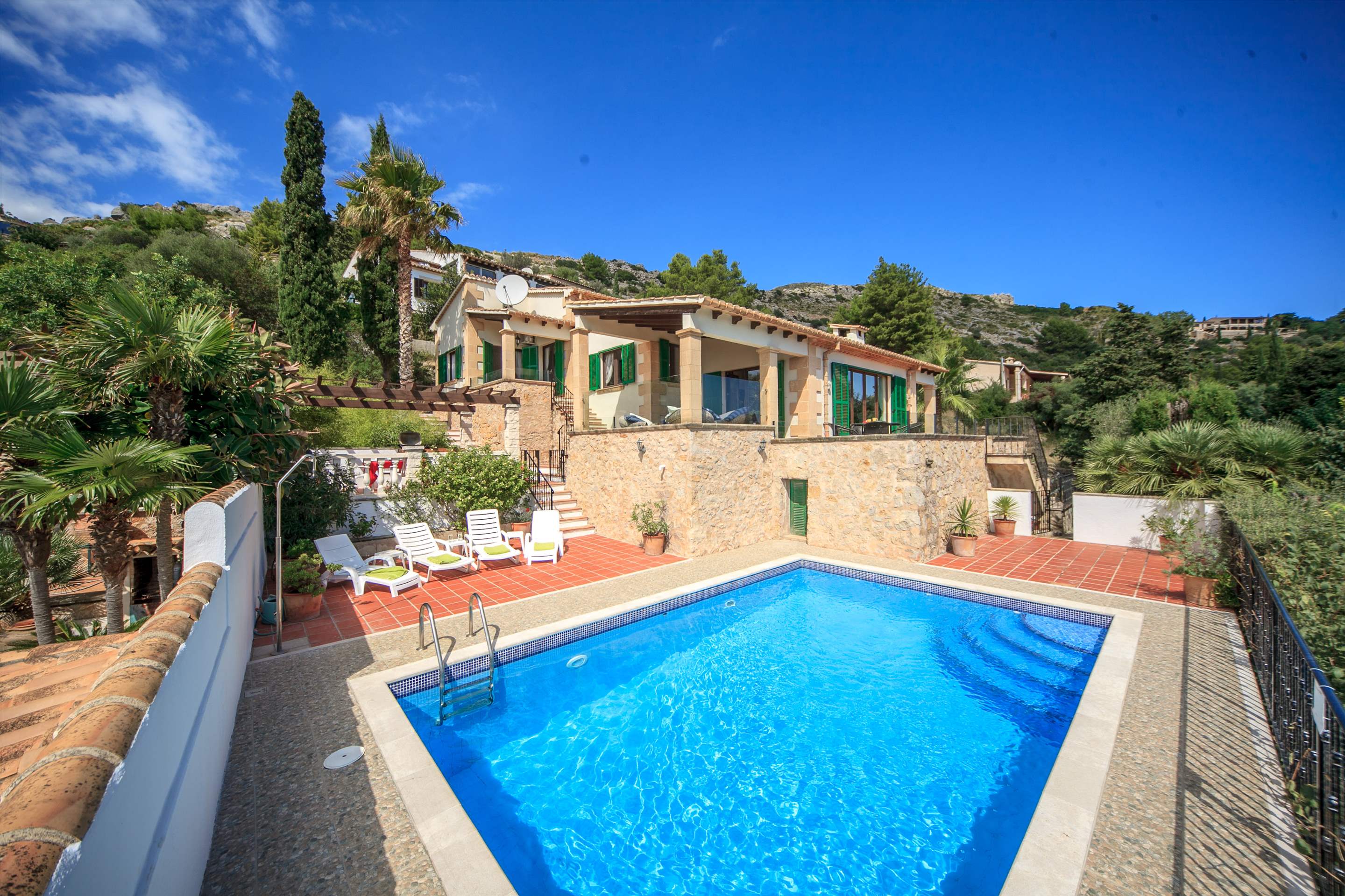 Sol Naixent, 4 bedroom villa in Pollensa & Puerto Pollensa, Majorca Photo #1