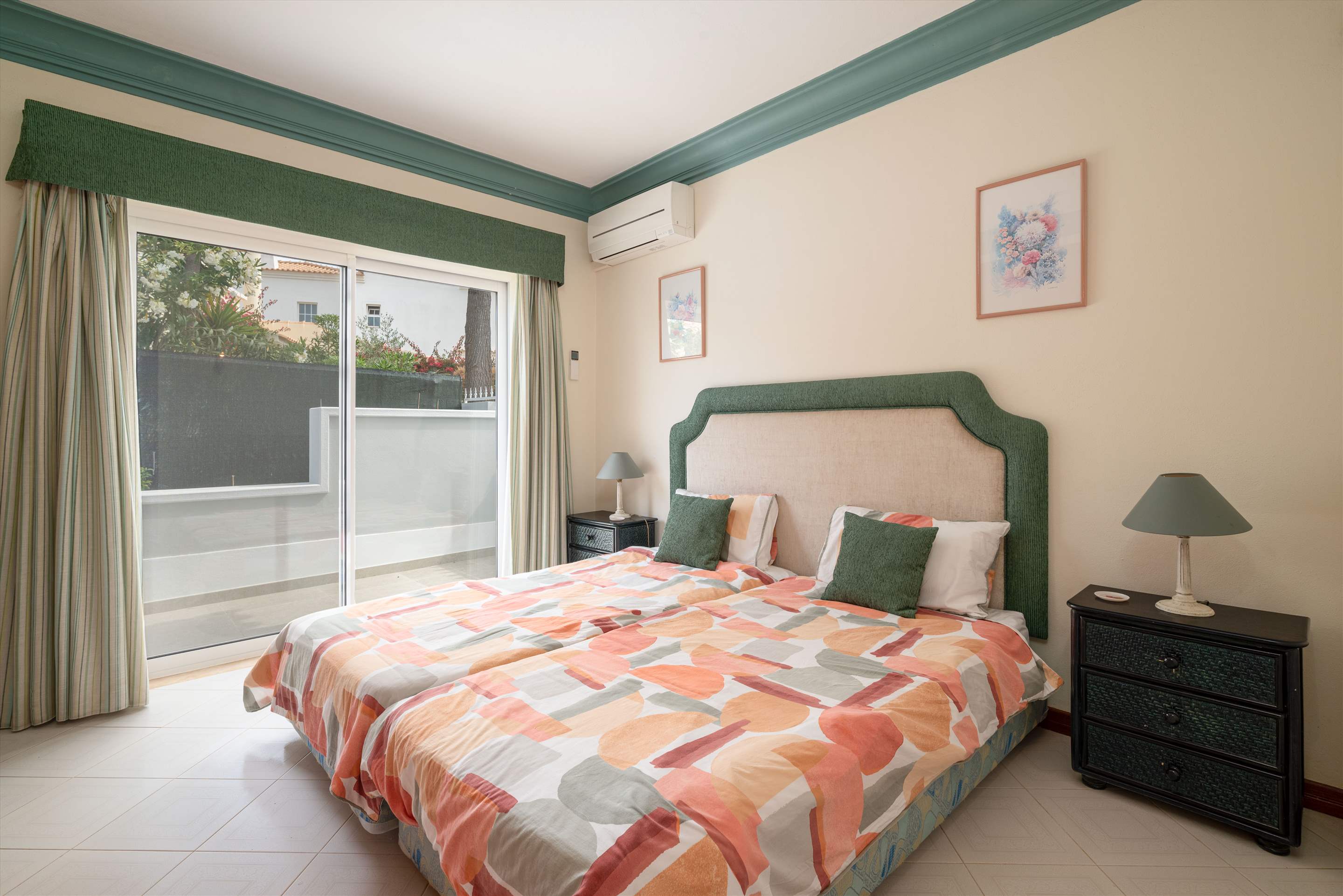 Casa Rosada, 3 bedroom villa in Vale do Lobo, Algarve Photo #9