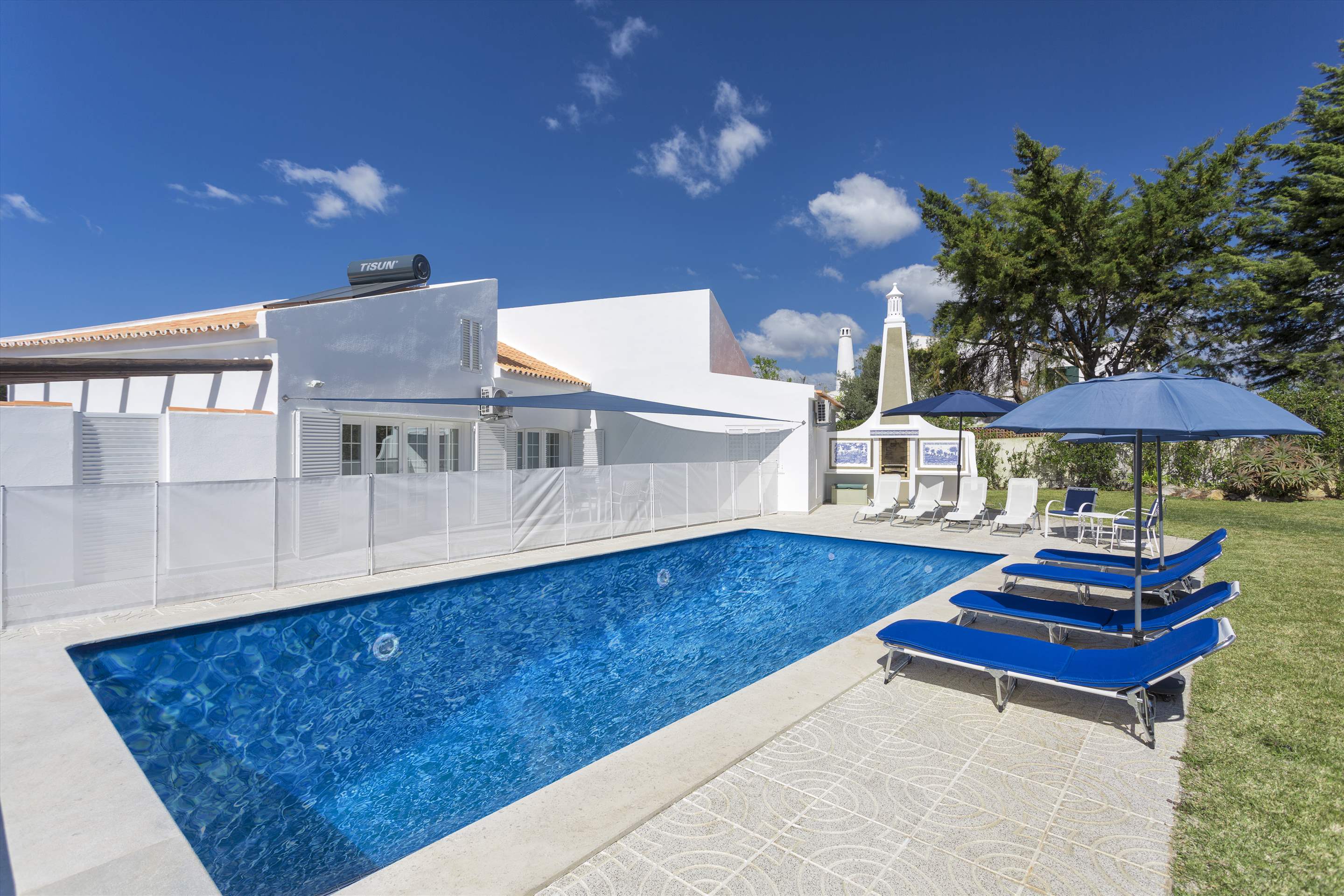 Casa Madrisa, 3 bedroom villa in Vilamoura Area, Algarve Photo #12