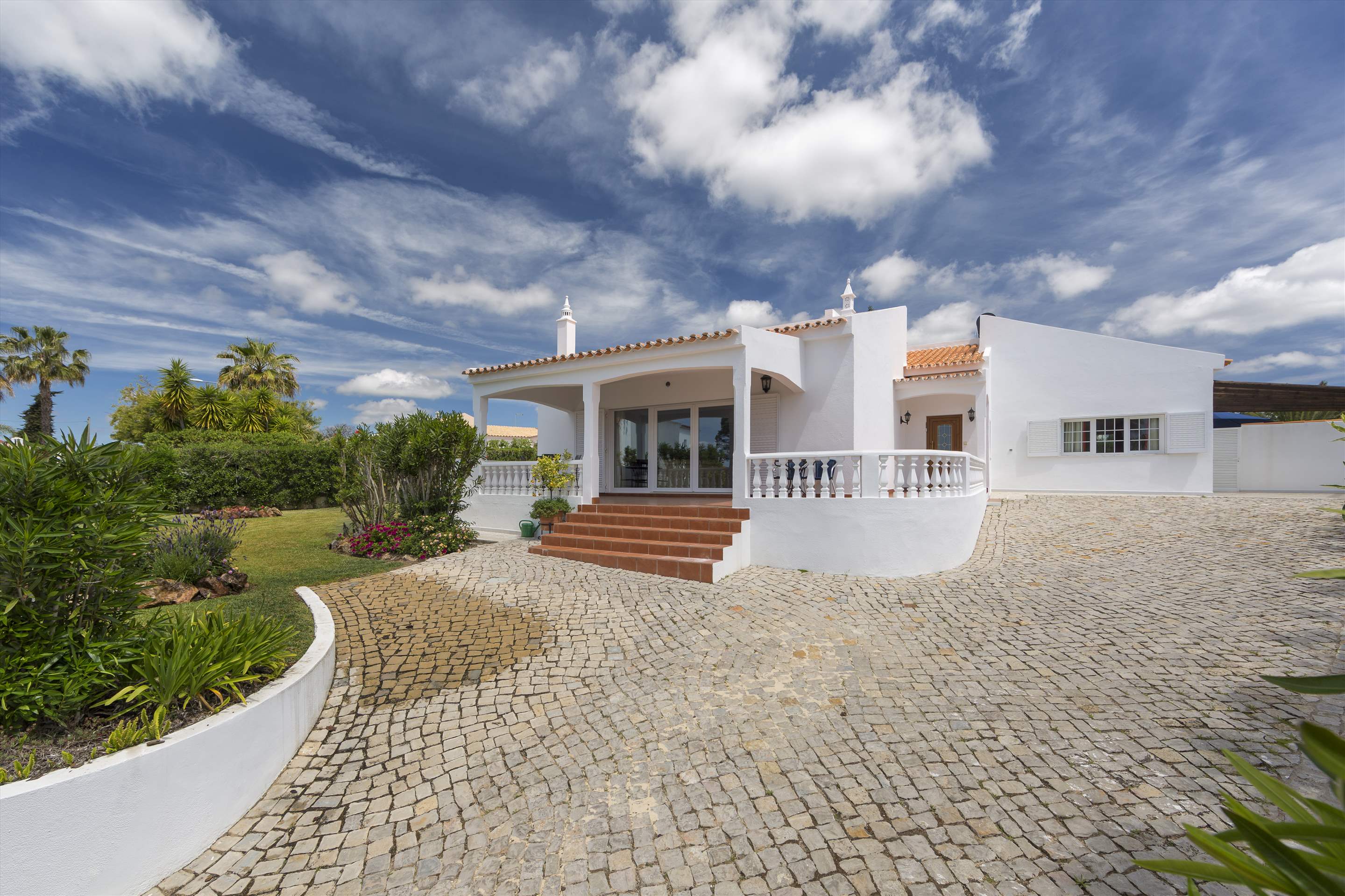 Casa Madrisa, 3 bedroom villa in Vilamoura Area, Algarve Photo #22