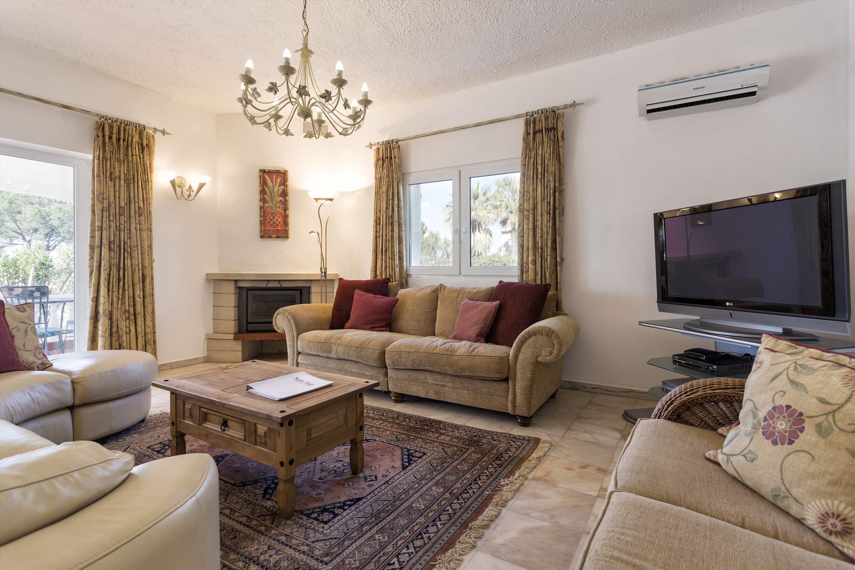 Casa Madrisa, 3 bedroom villa in Vilamoura Area, Algarve Photo #6