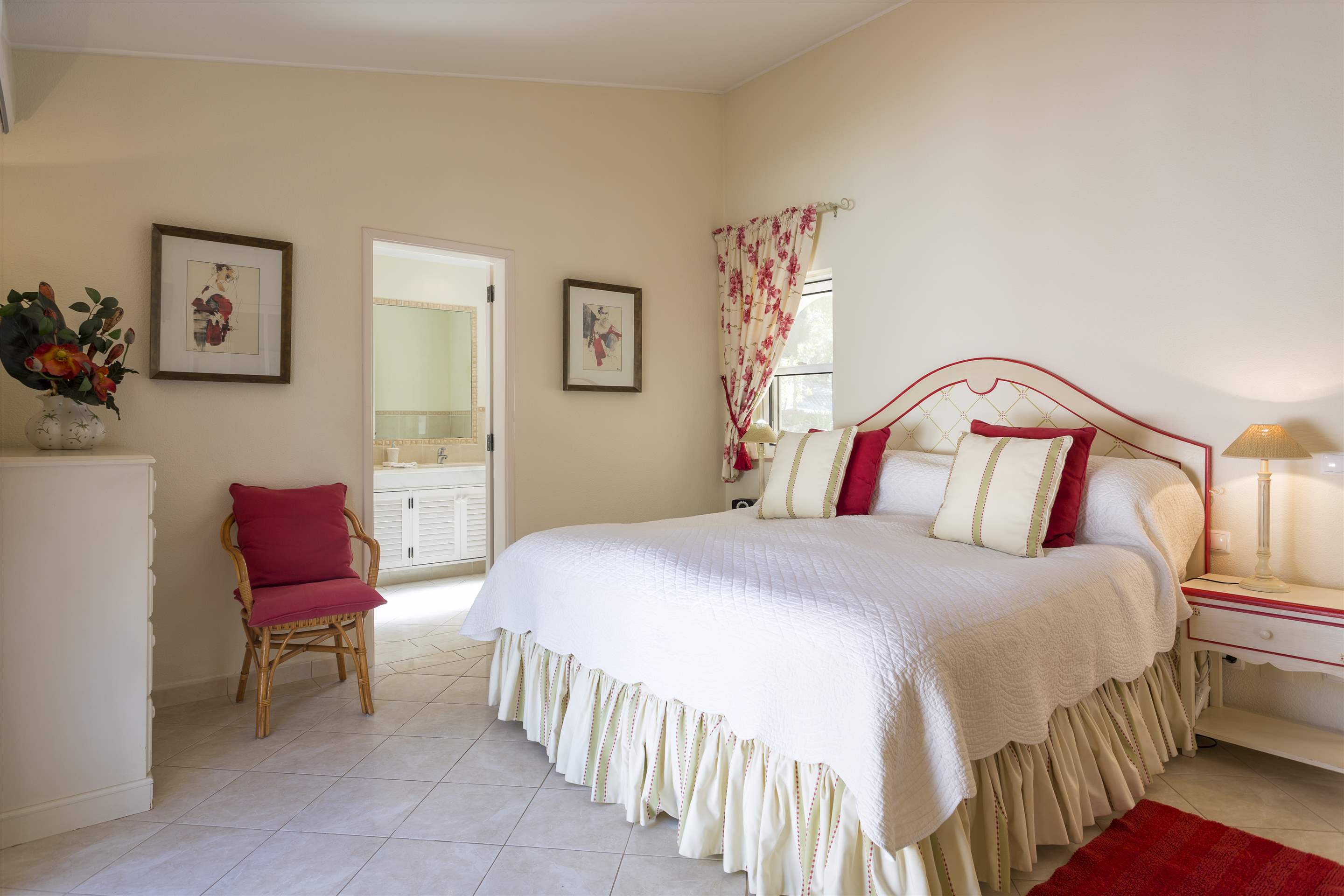 Casa Venus, 3 bedroom villa in Dunas Douradas, Algarve Photo #13