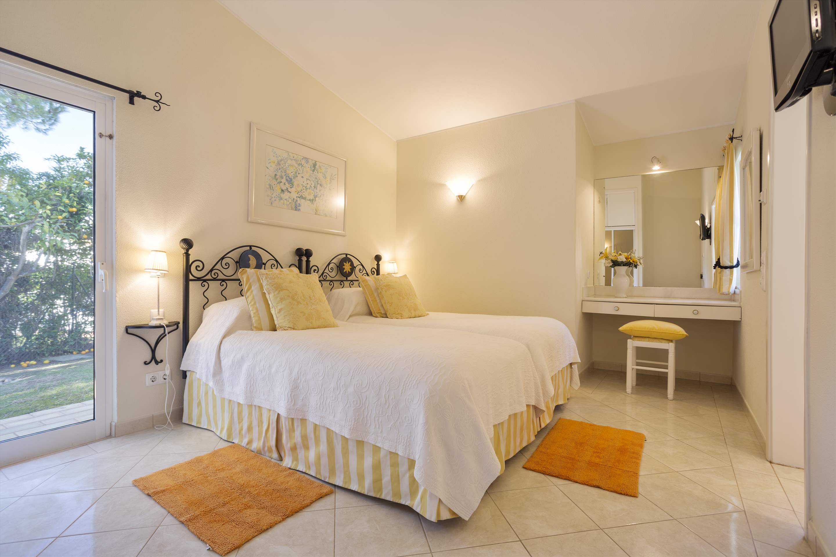 Casa Venus, 3 bedroom villa in Dunas Douradas, Algarve Photo #15