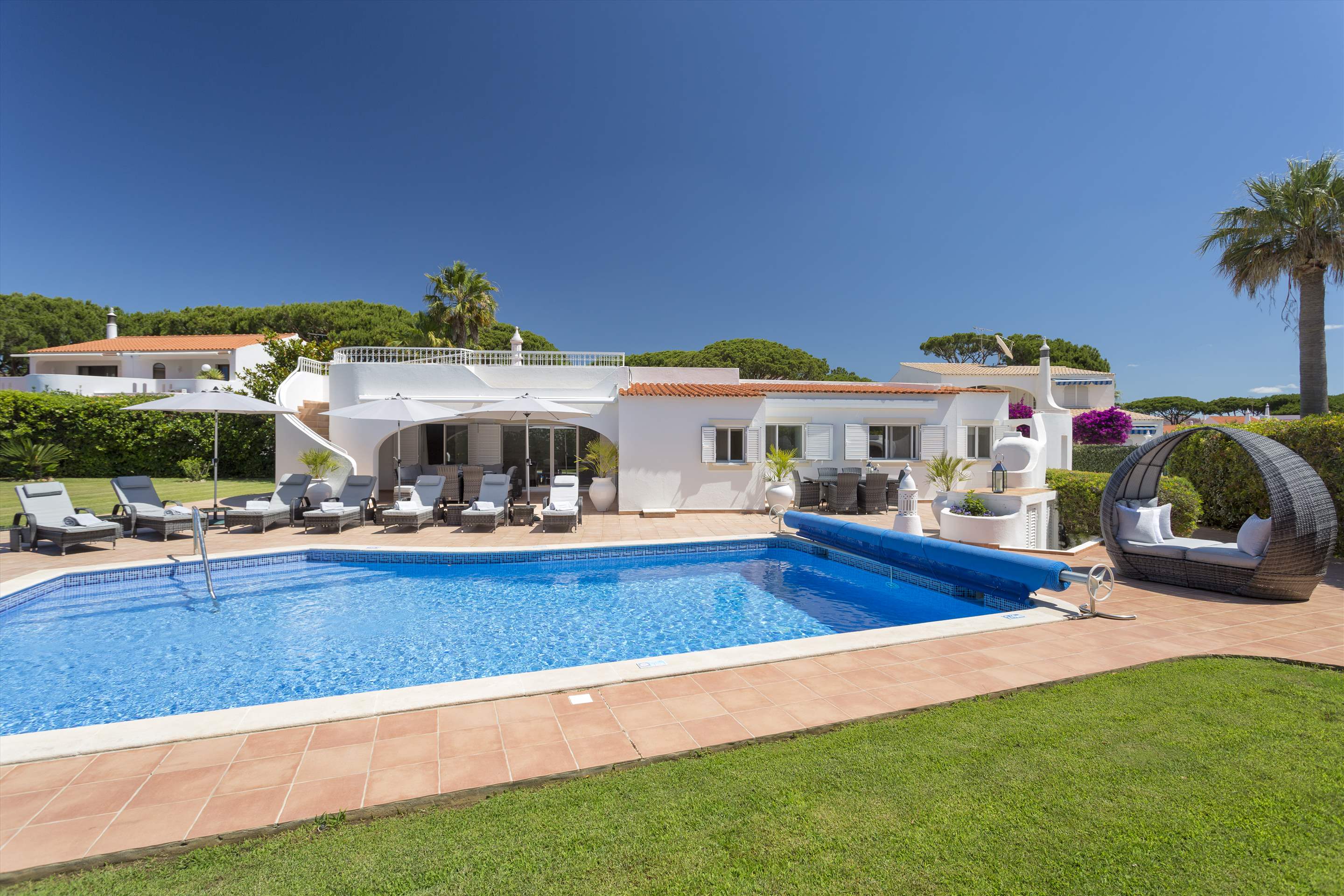 Villa Filipana, 4 bedroom villa in Vale do Lobo, Algarve