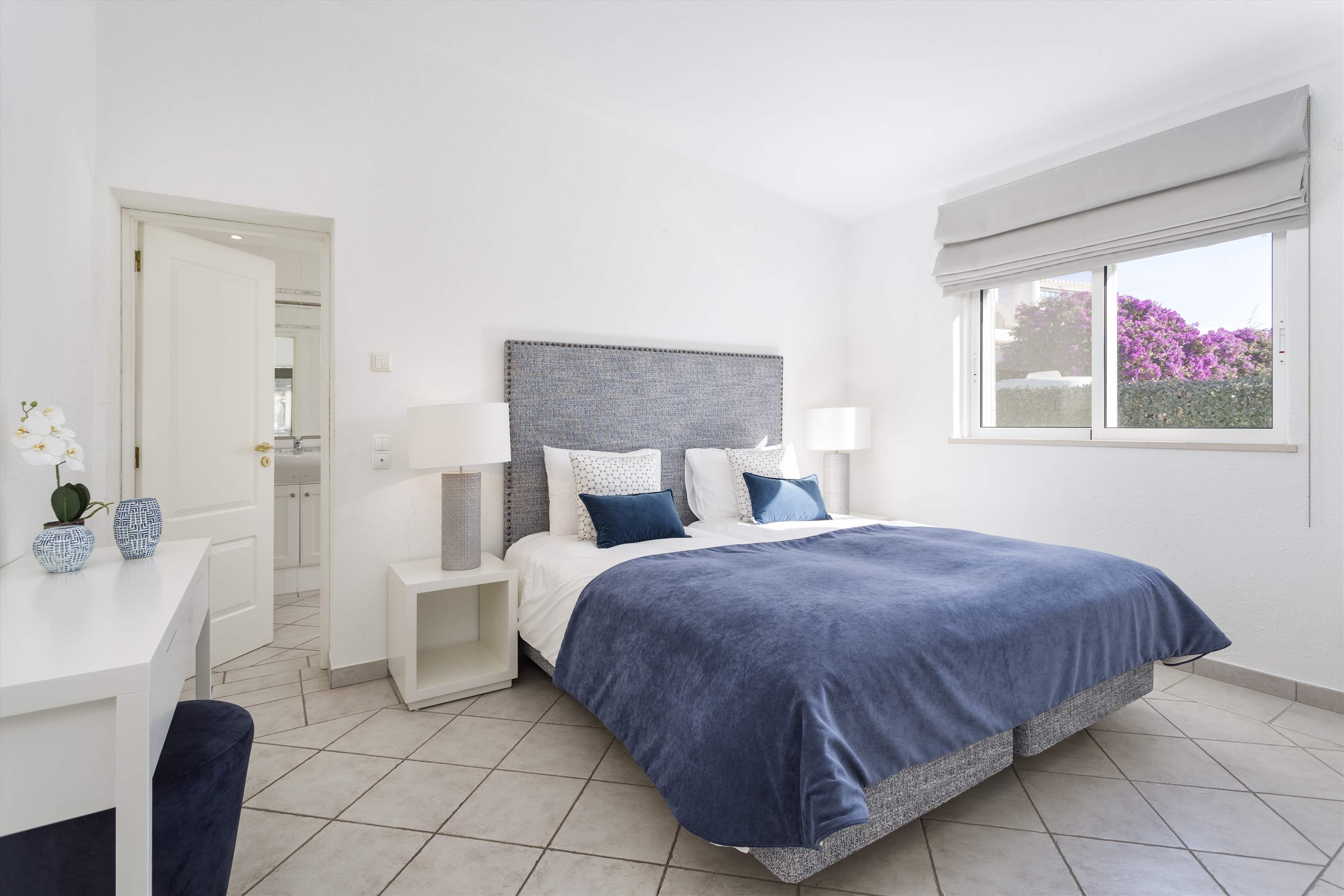 Villa Filipana, 4 bedroom villa in Vale do Lobo, Algarve Photo #13