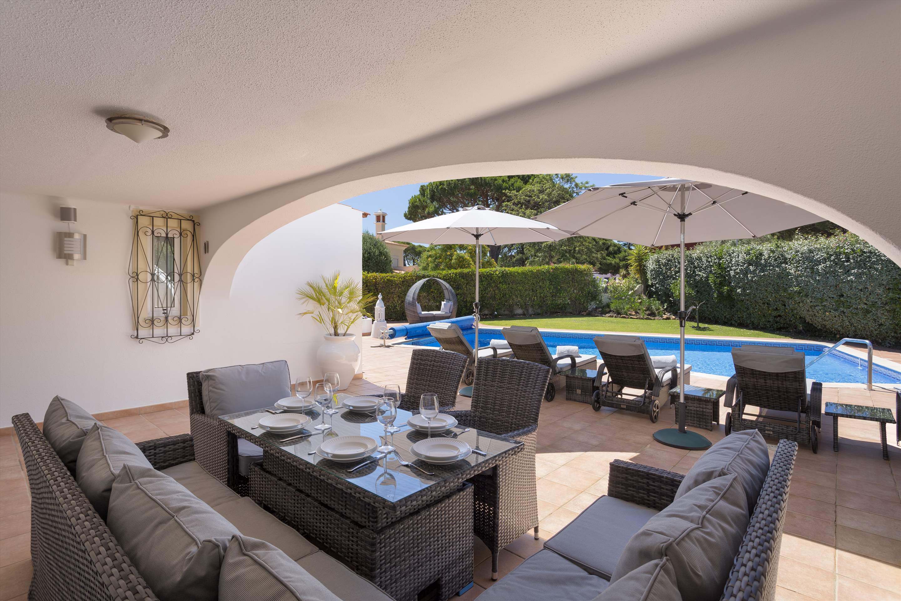 Villa Filipana, 4 bedroom villa in Vale do Lobo, Algarve Photo #2
