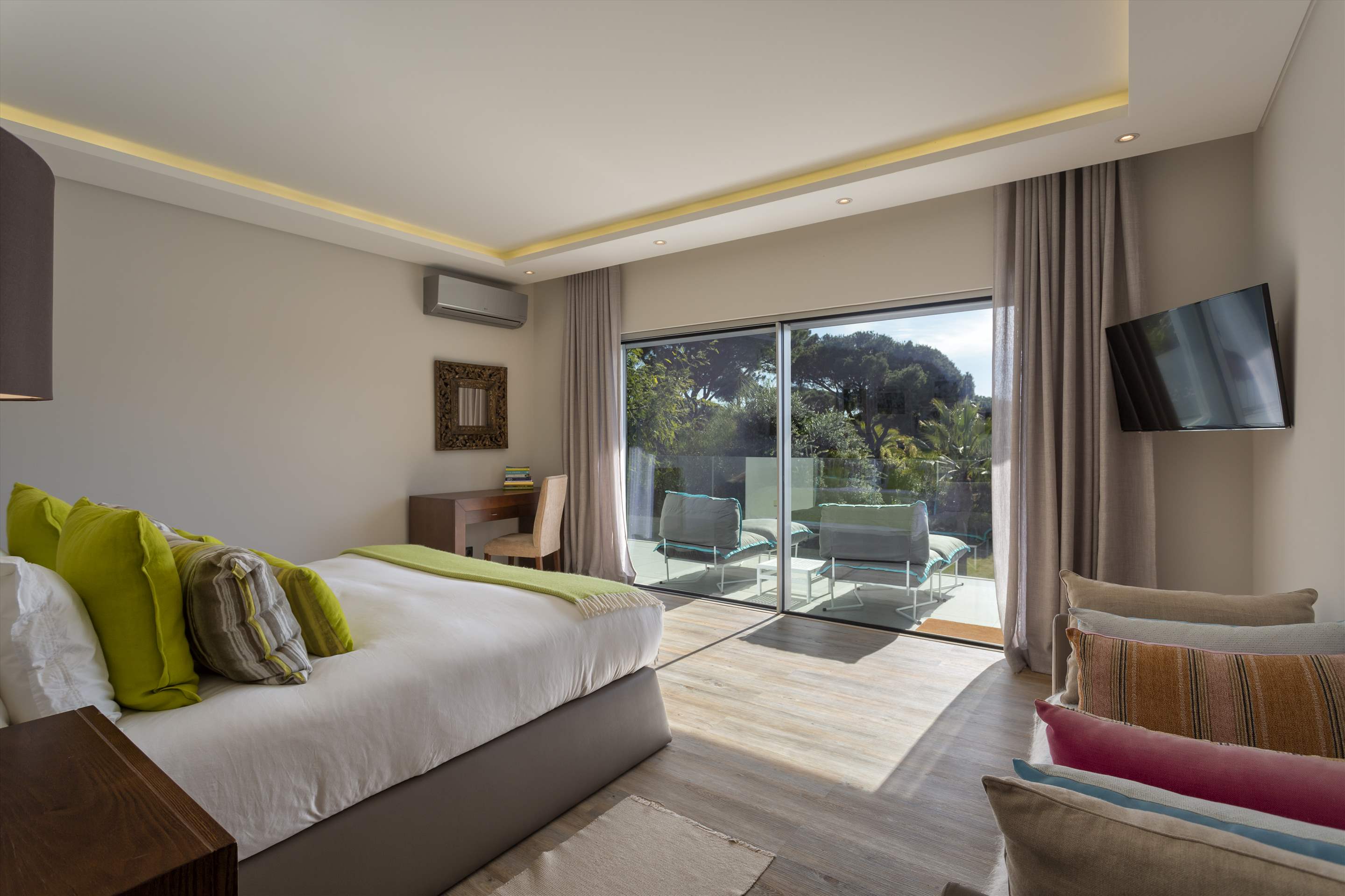 Ninho da Garca, 4 bedroom villa in Quinta do Lago, Algarve Photo #14