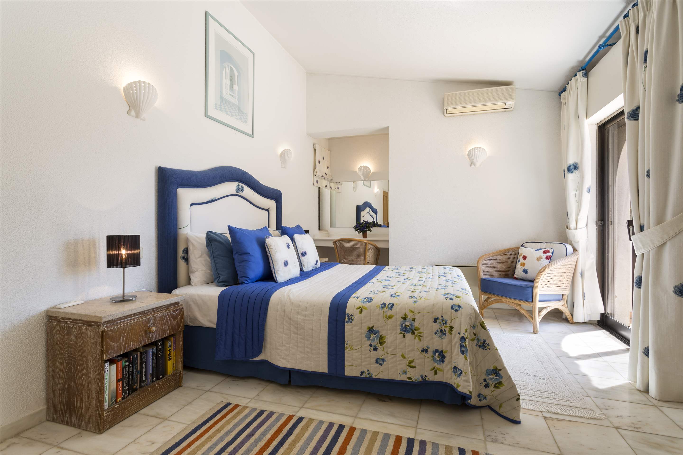 Villa La Soudada, 4 bedroom villa in Dunas Douradas, Algarve Photo #19