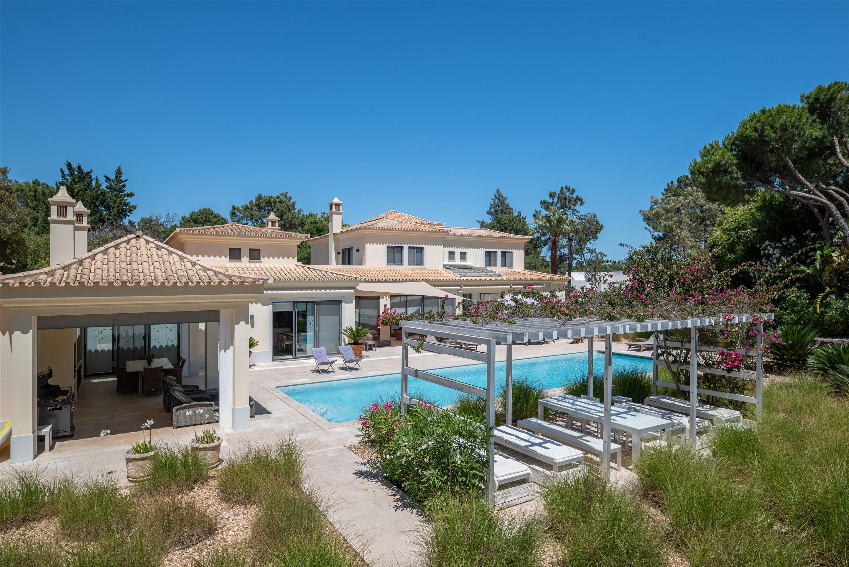 Casa Jacaranda, 5 bedroom villa in Quinta do Lago, Algarve Photo #3