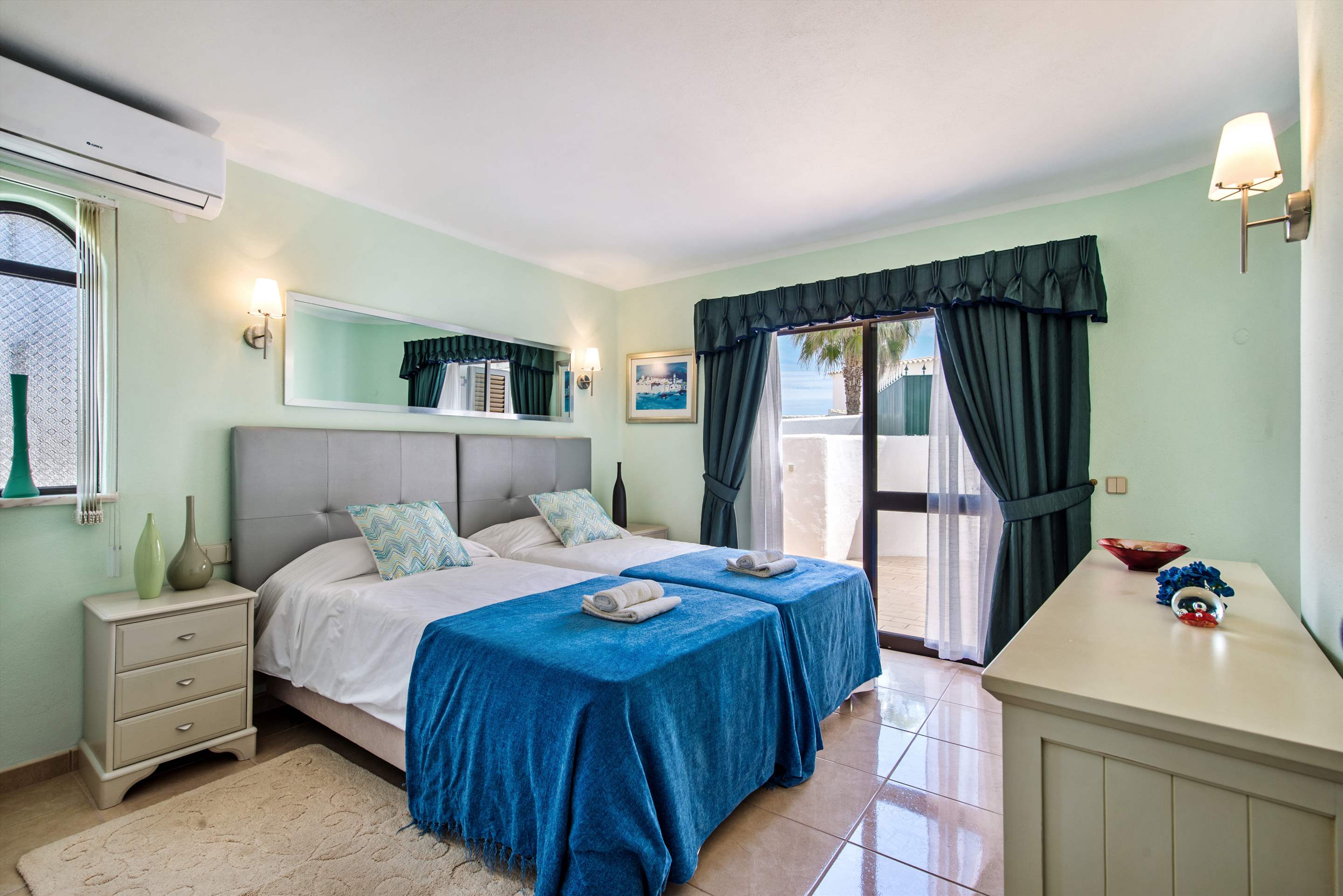 Casa Amizade, 3 bedroom villa in Gale, Vale da Parra and Guia, Algarve Photo #10