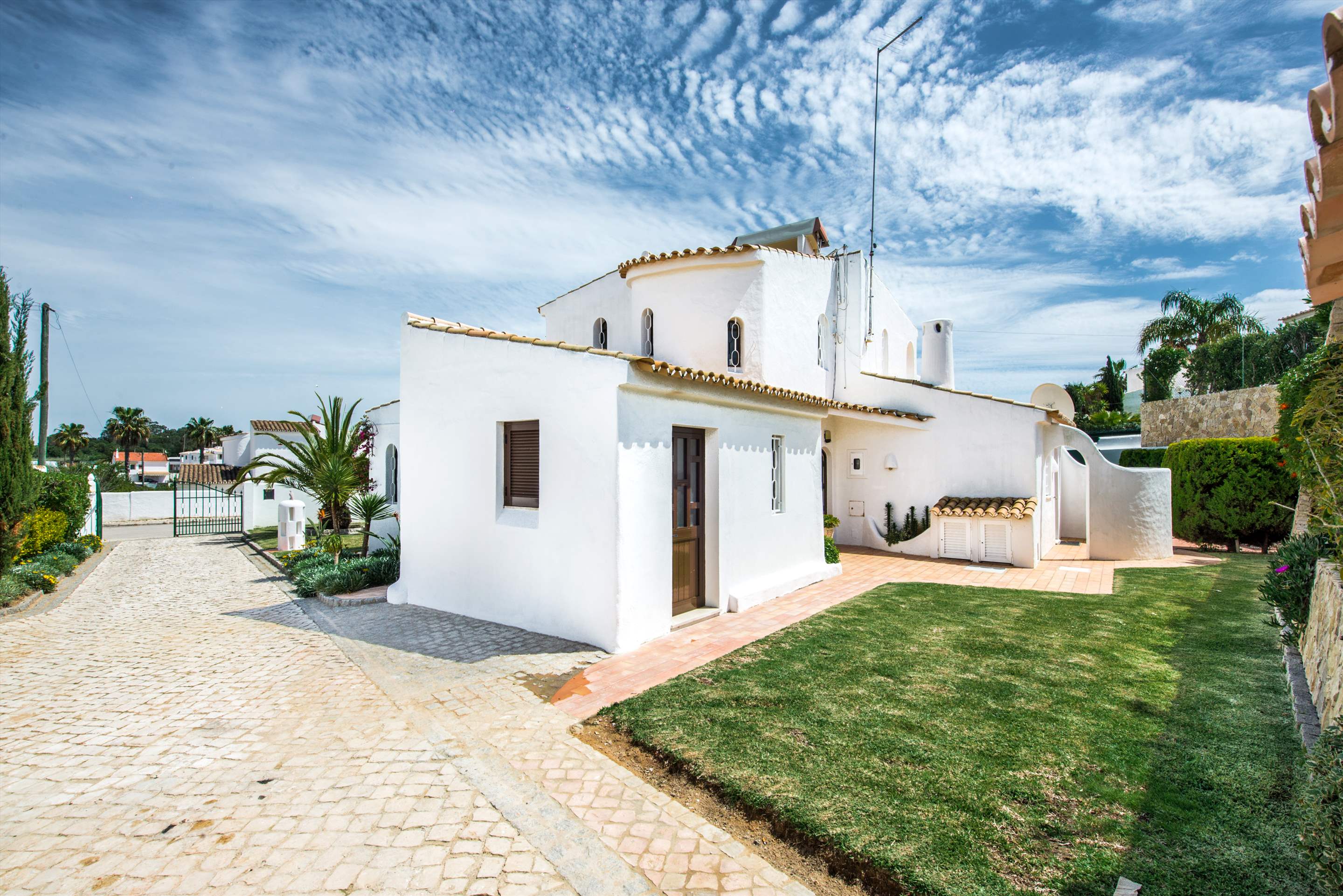 Casa Amizade, 3 bedroom villa in Gale, Vale da Parra and Guia, Algarve Photo #9
