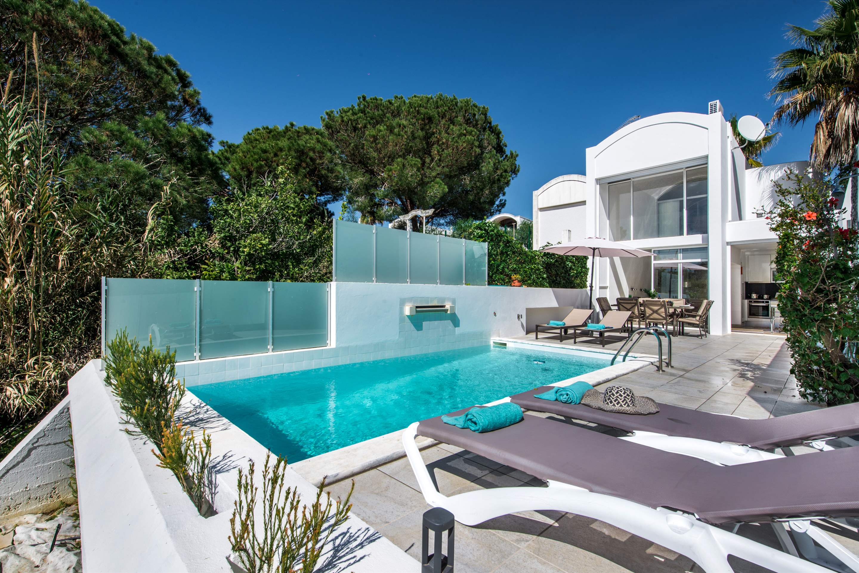 Estrela do Mar, 2 bedroom villa in Gale, Vale da Parra and Guia, Algarve Photo #1