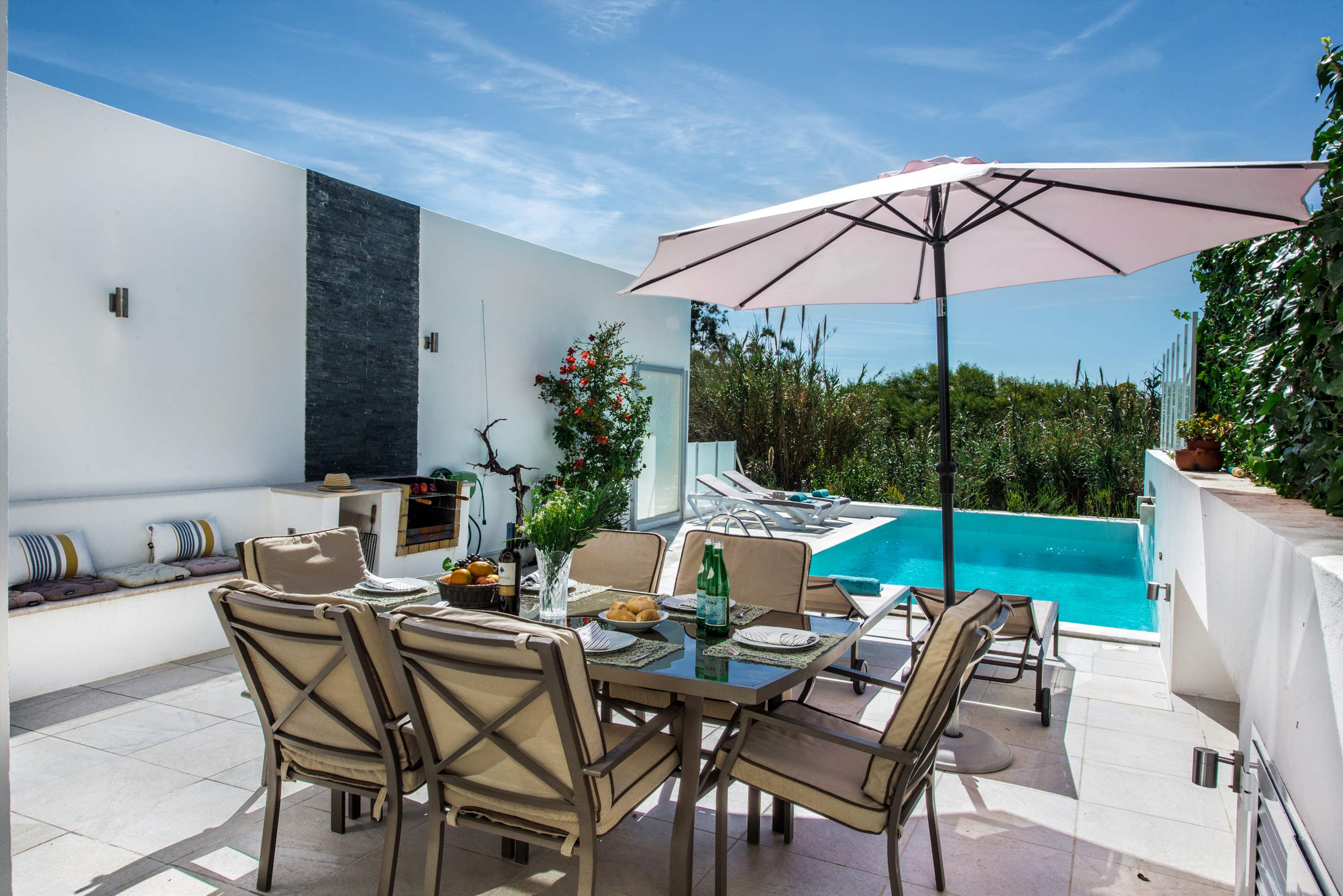 Estrela do Mar, 2 bedroom villa in Gale, Vale da Parra and Guia, Algarve Photo #2
