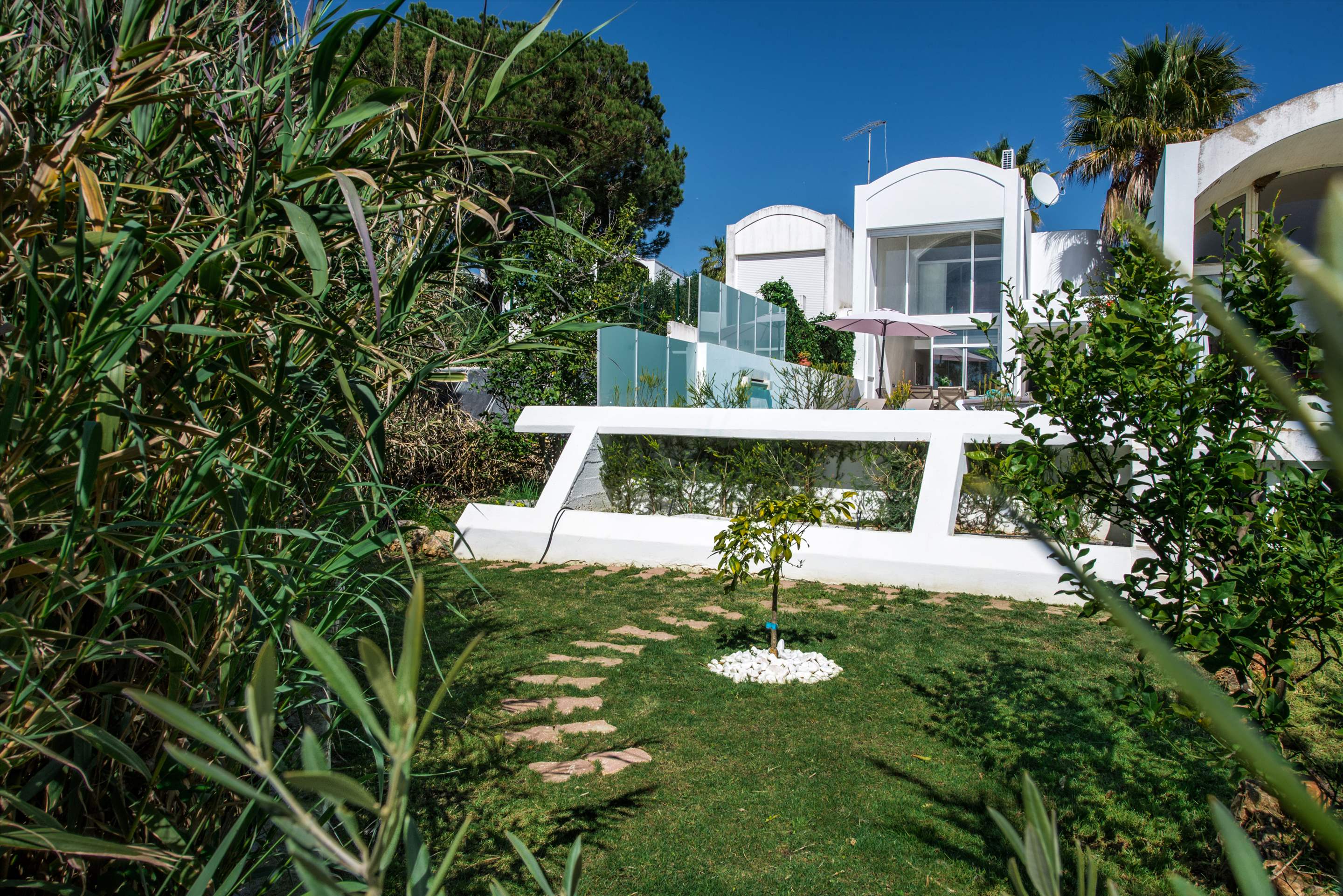 Estrela do Mar, 2 bedroom villa in Gale, Vale da Parra and Guia, Algarve Photo #6