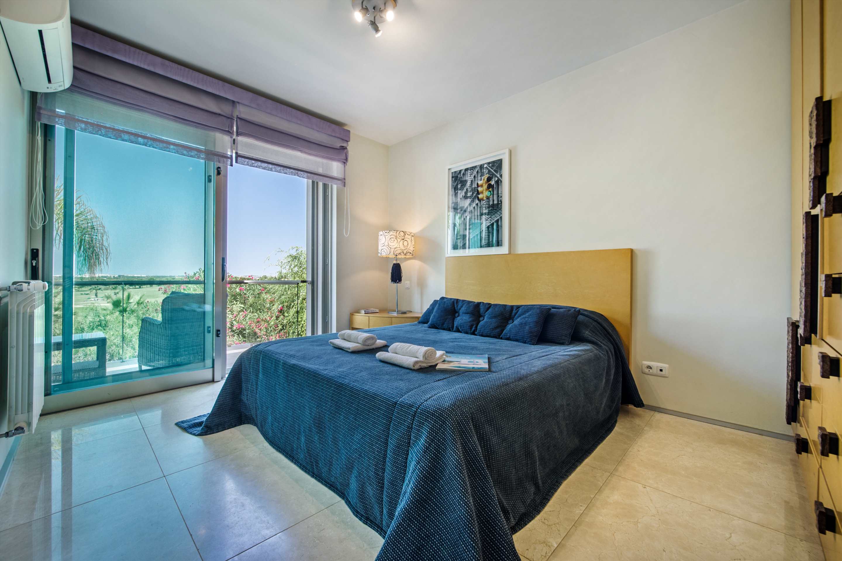 Villa Millennium, 6 bedroom villa in Vilamoura Area, Algarve Photo #30