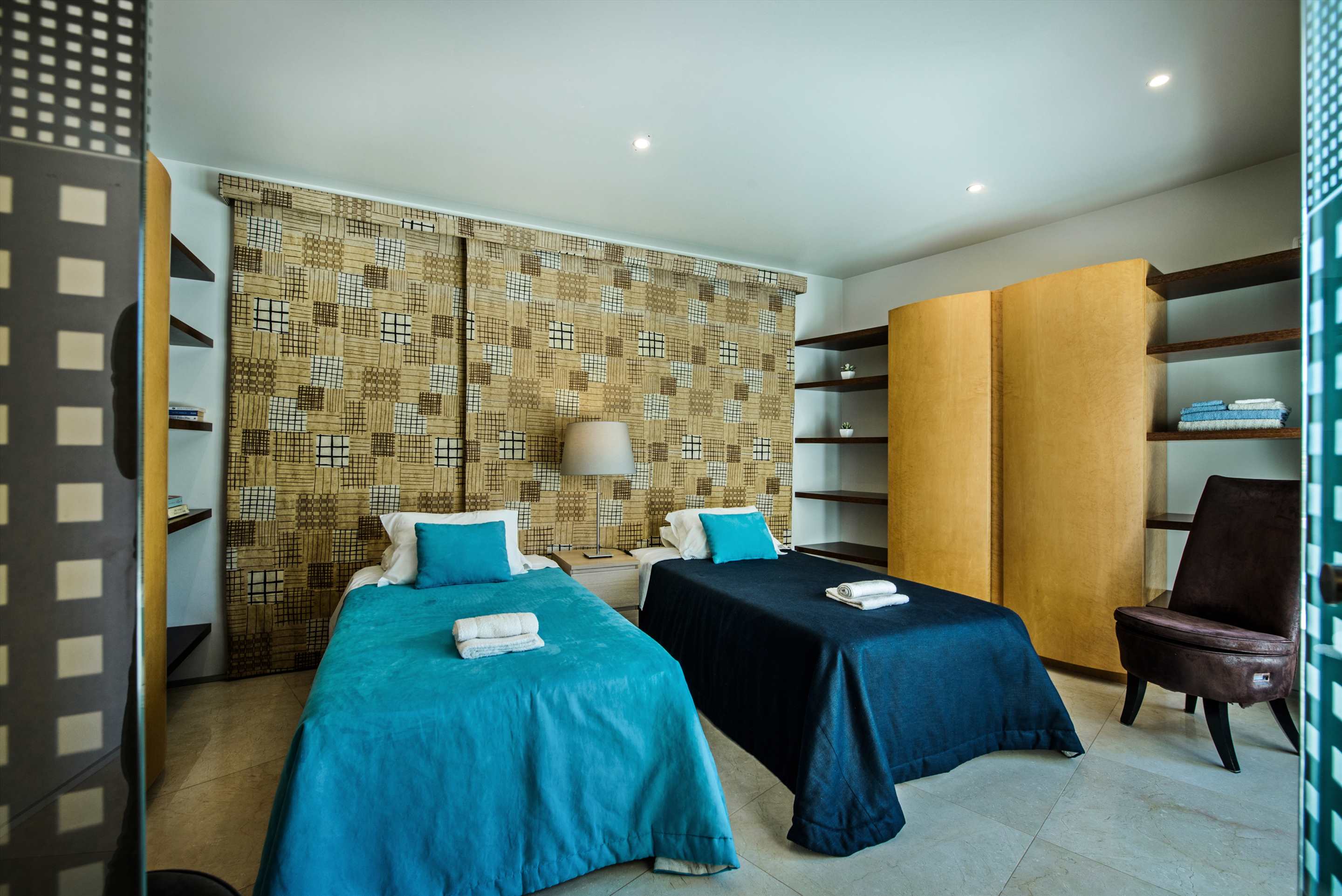 Villa Millennium, 6 bedroom villa in Vilamoura Area, Algarve Photo #34