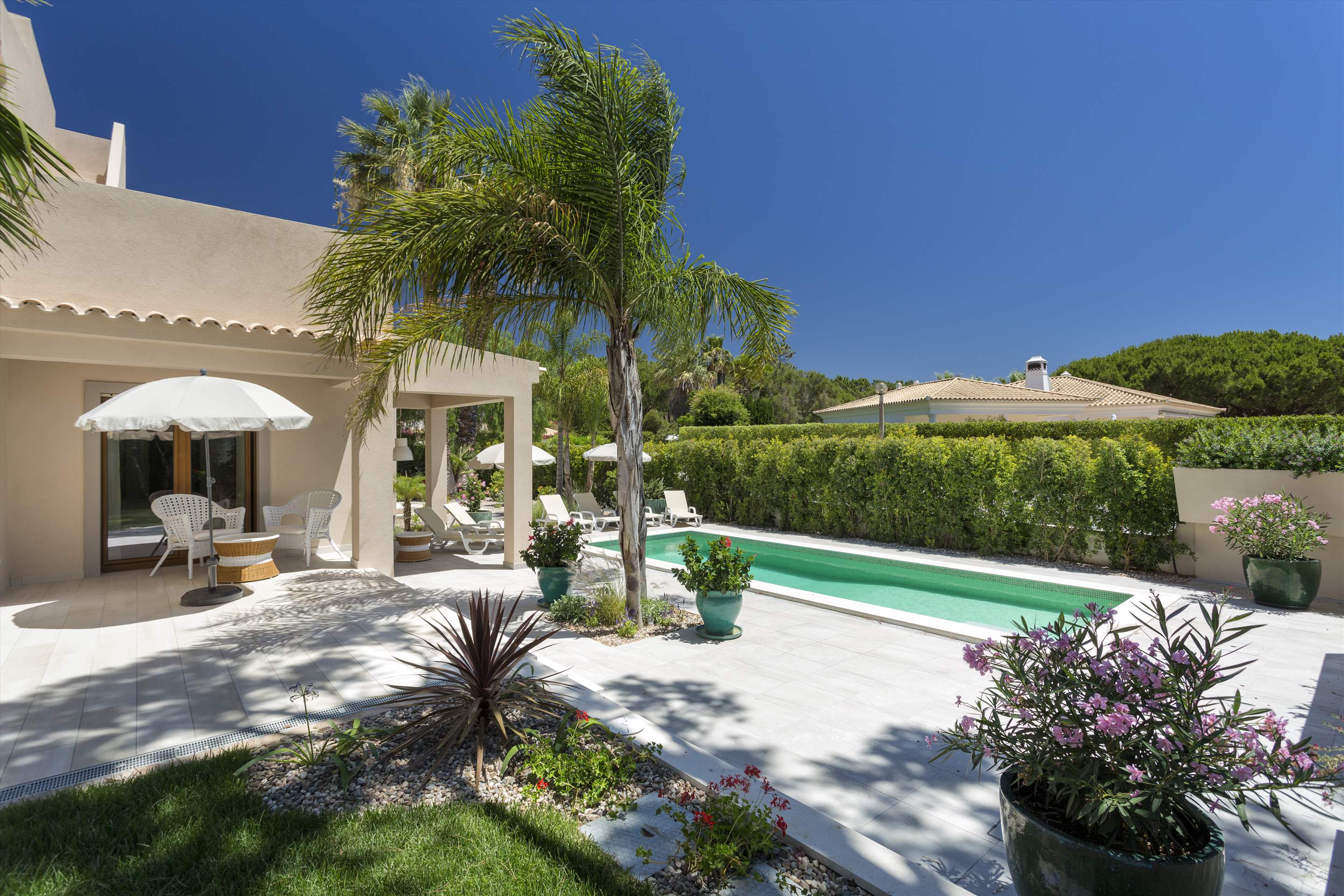 Villa Vanessa, 4 bedroom villa in Quinta do Lago, Algarve Photo #6