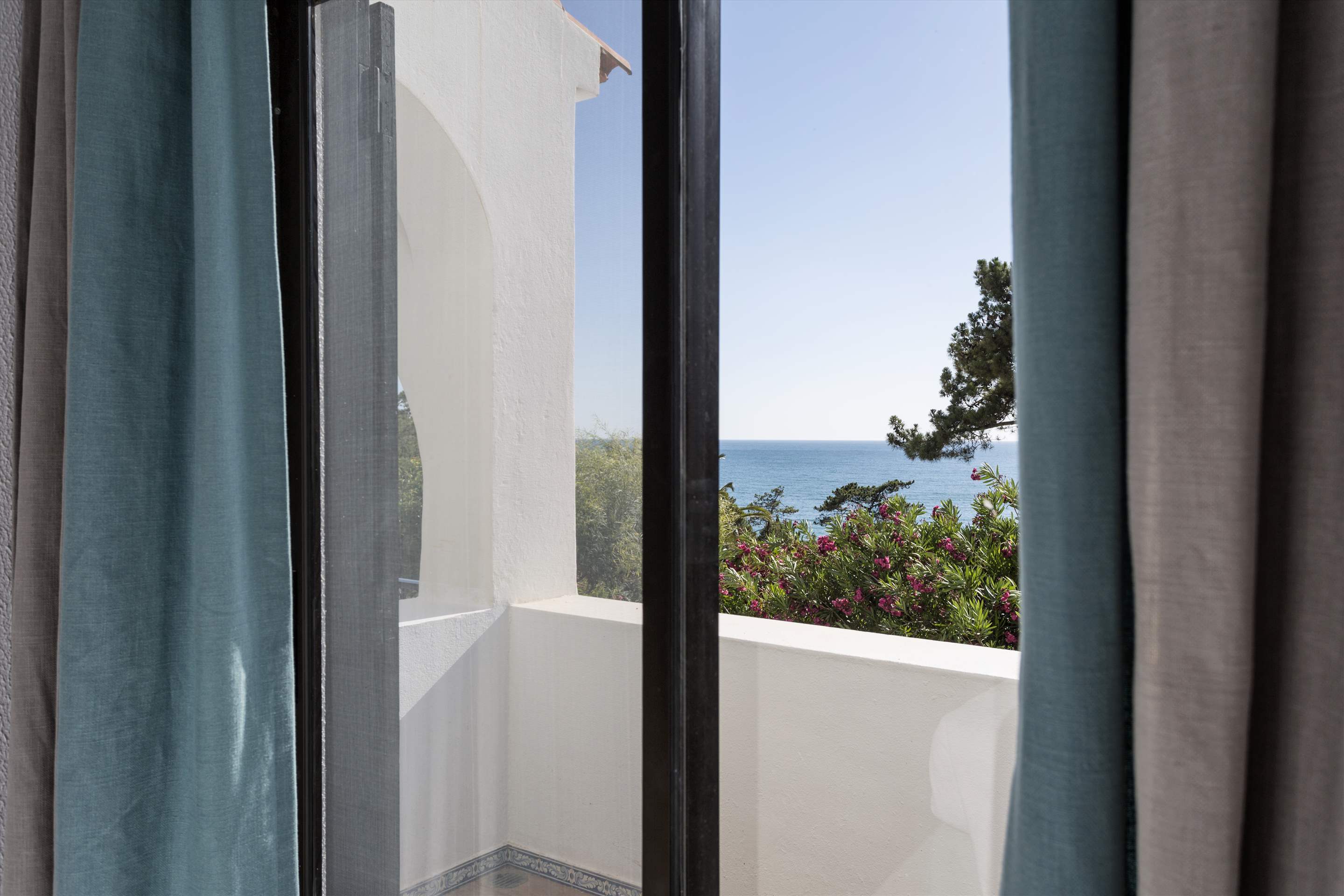 Villa Belinda, 4 bedroom villa in Vale do Lobo, Algarve Photo #17