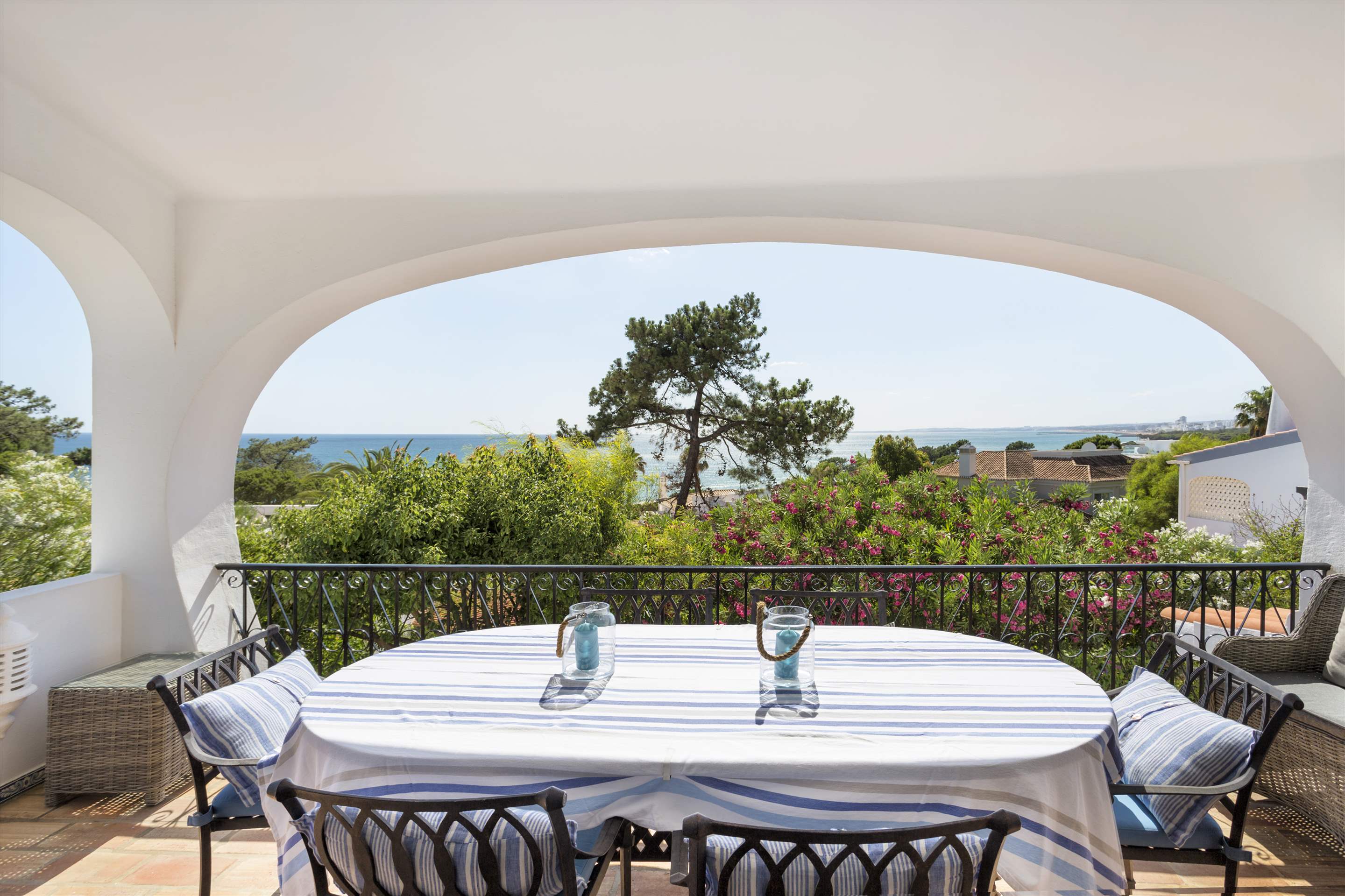 Villa Belinda, 4 bedroom villa in Vale do Lobo, Algarve Photo #3