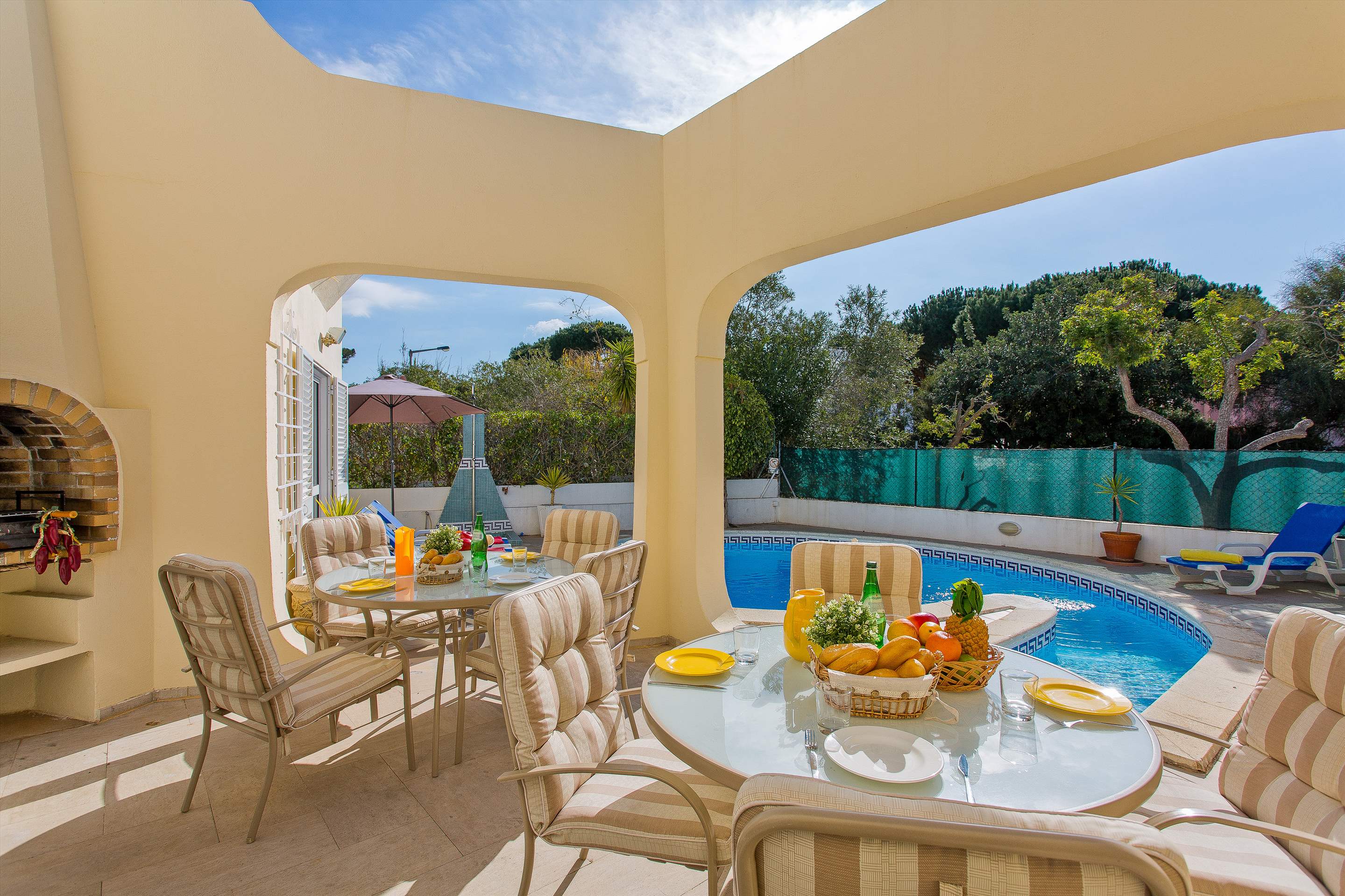 Villa Stephoss, 4 bedroom villa in Vilamoura Area, Algarve Photo #2