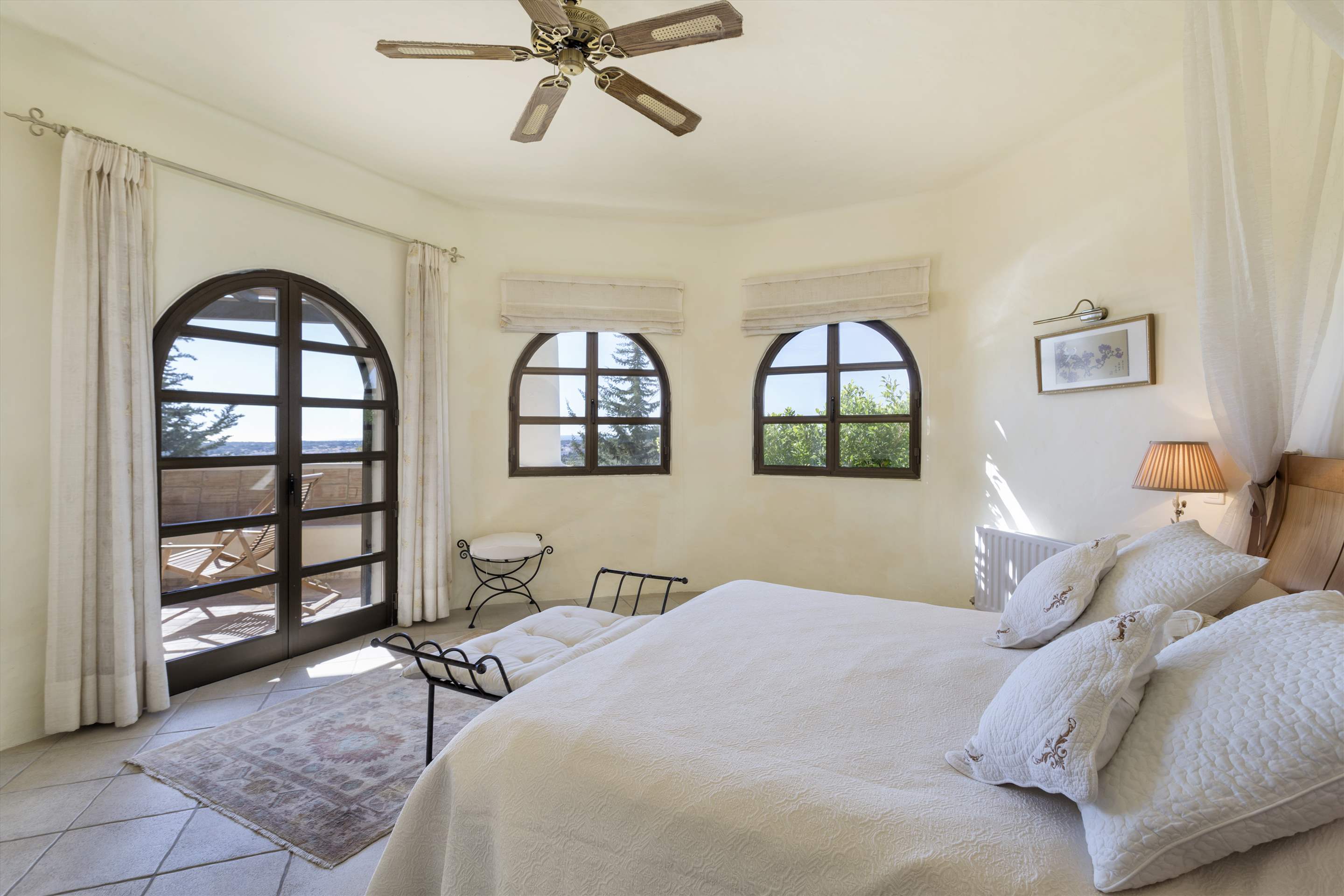 Casa Na Colina, 5 bedroom villa in Quinta do Lago, Algarve Photo #15