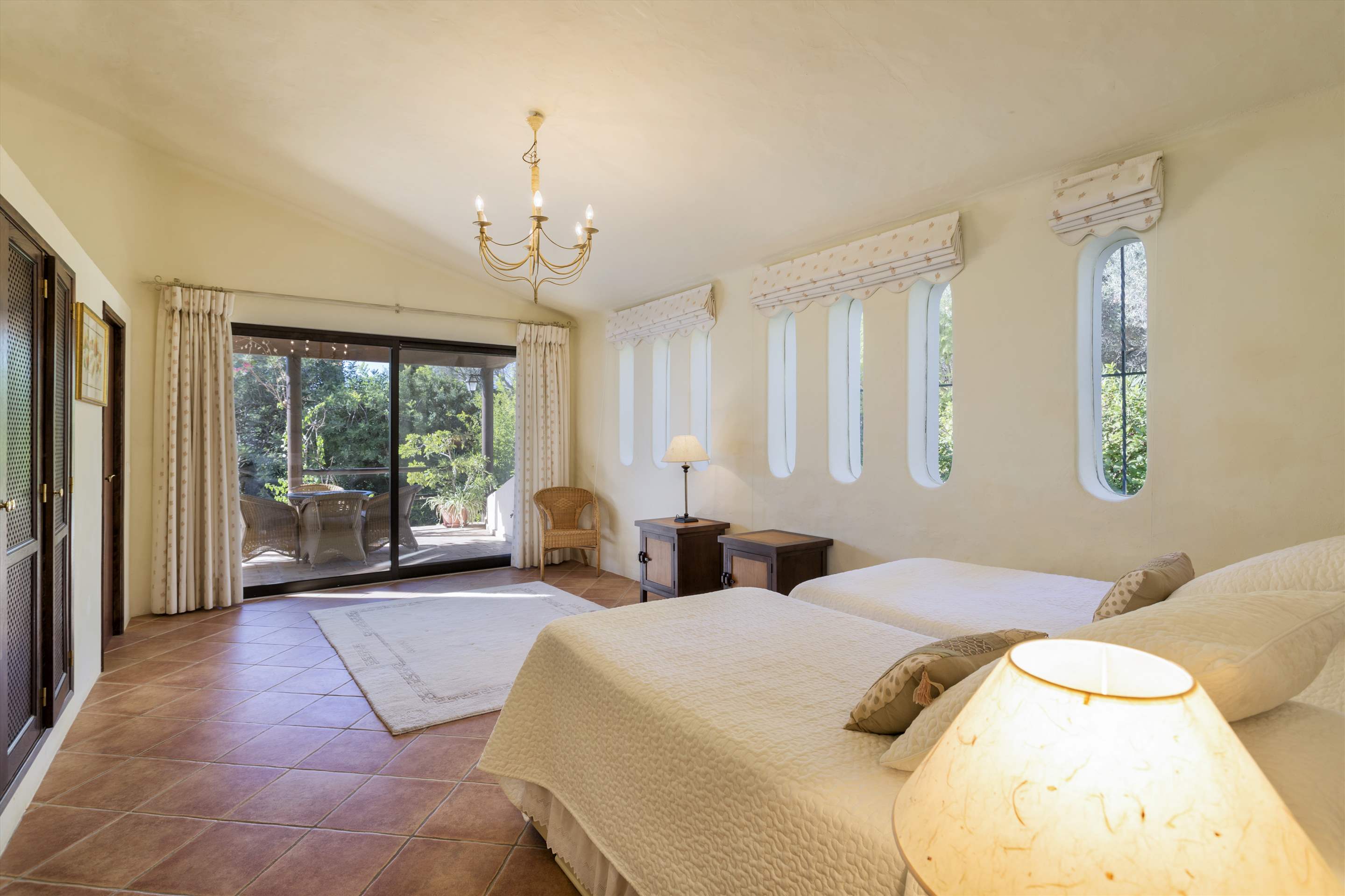 Casa Na Colina, 5 bedroom villa in Quinta do Lago, Algarve Photo #22