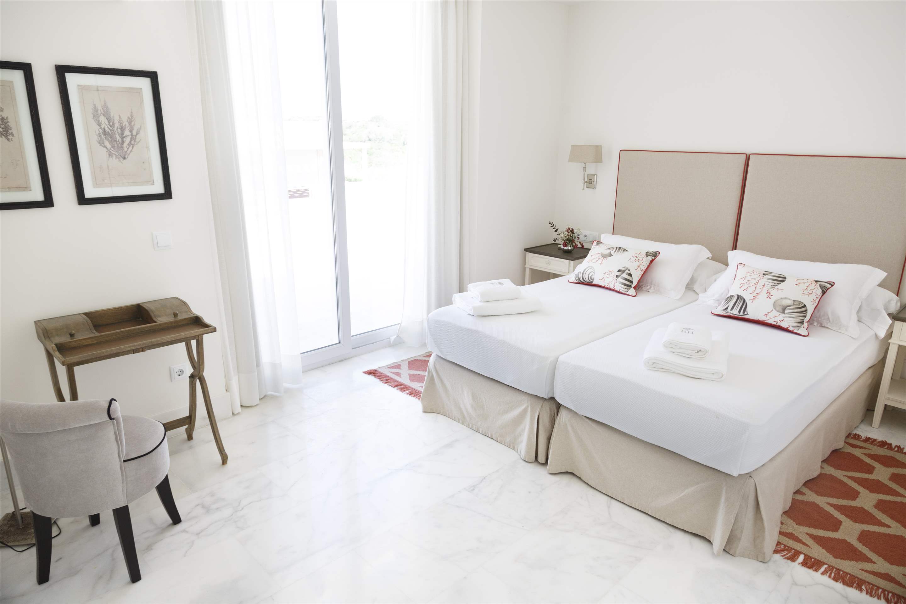 Binibeca Hills , Sleeps 10, 5 bedroom villa in Mahon, San Luis & South East, Menorca Photo #24