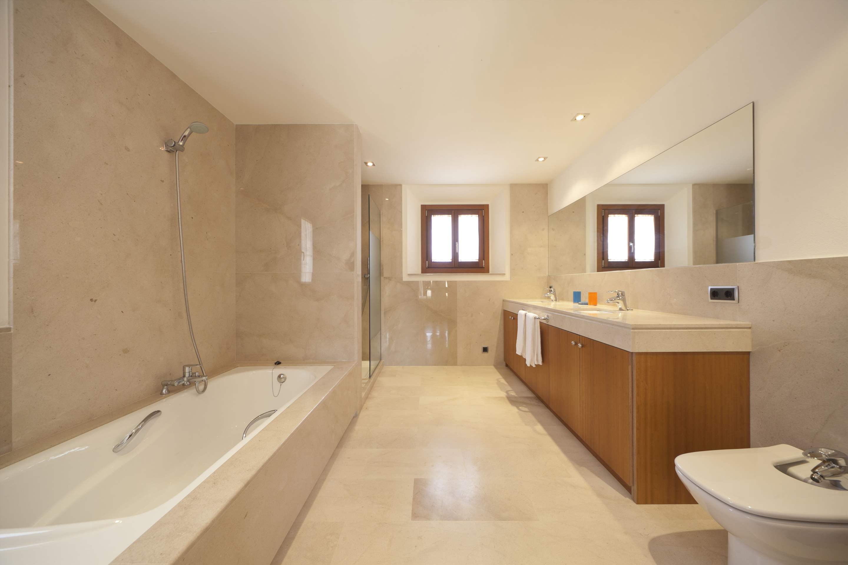 Can Fiol, 3 bedroom villa in Pollensa & Puerto Pollensa, Majorca Photo #11