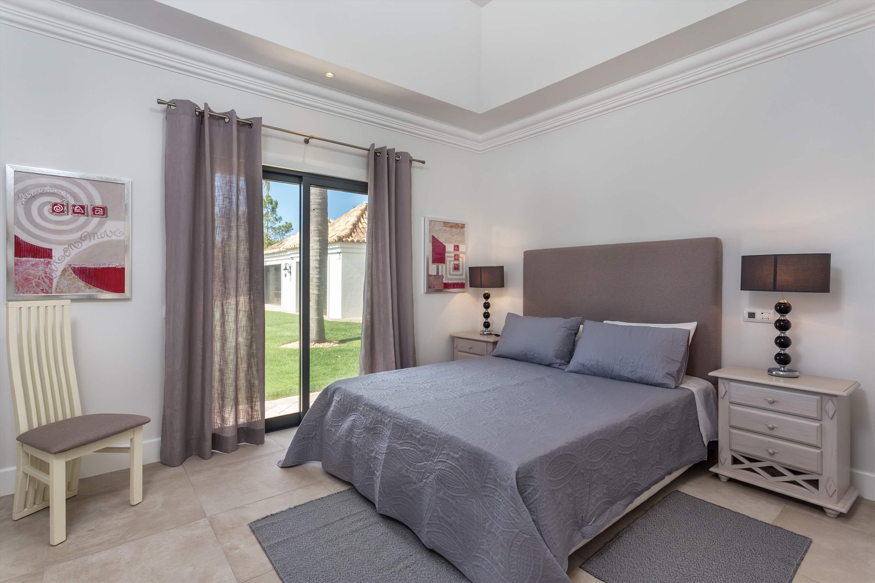 Villa Cassie, 4 bedroom villa in Quinta do Lago, Algarve Photo #23
