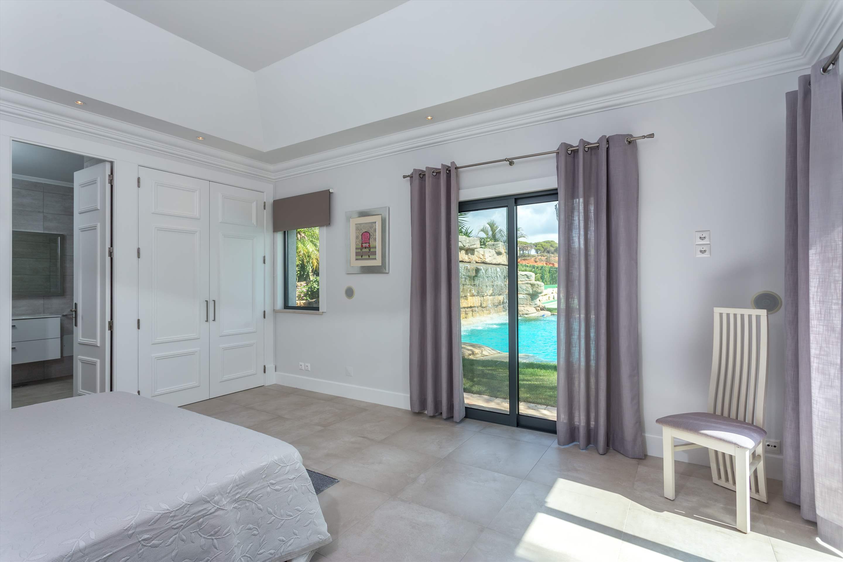 Villa Cassie, 4 bedroom villa in Quinta do Lago, Algarve Photo #27
