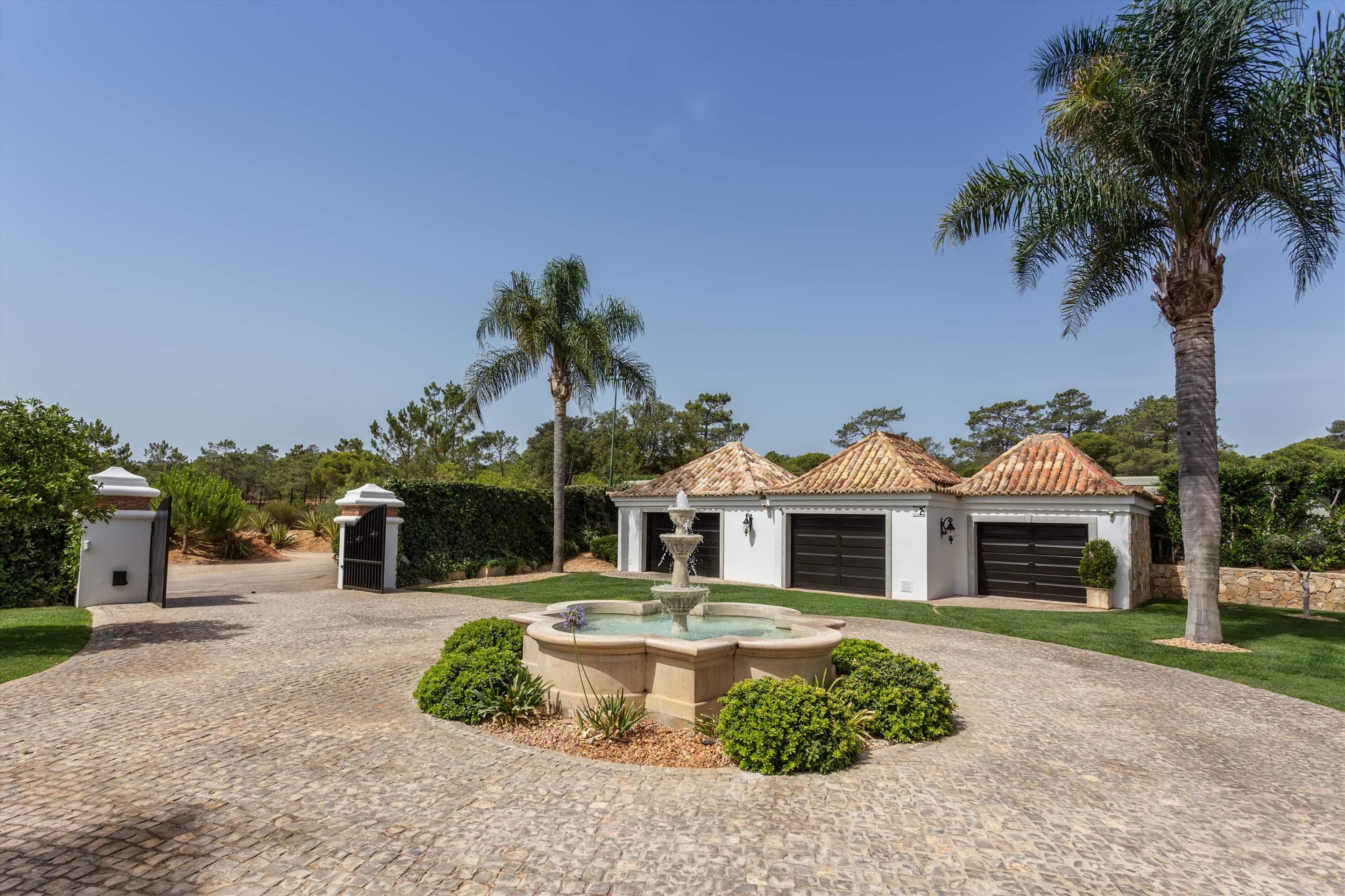 Villa Cassie, 4 bedroom villa in Quinta do Lago, Algarve Photo #35