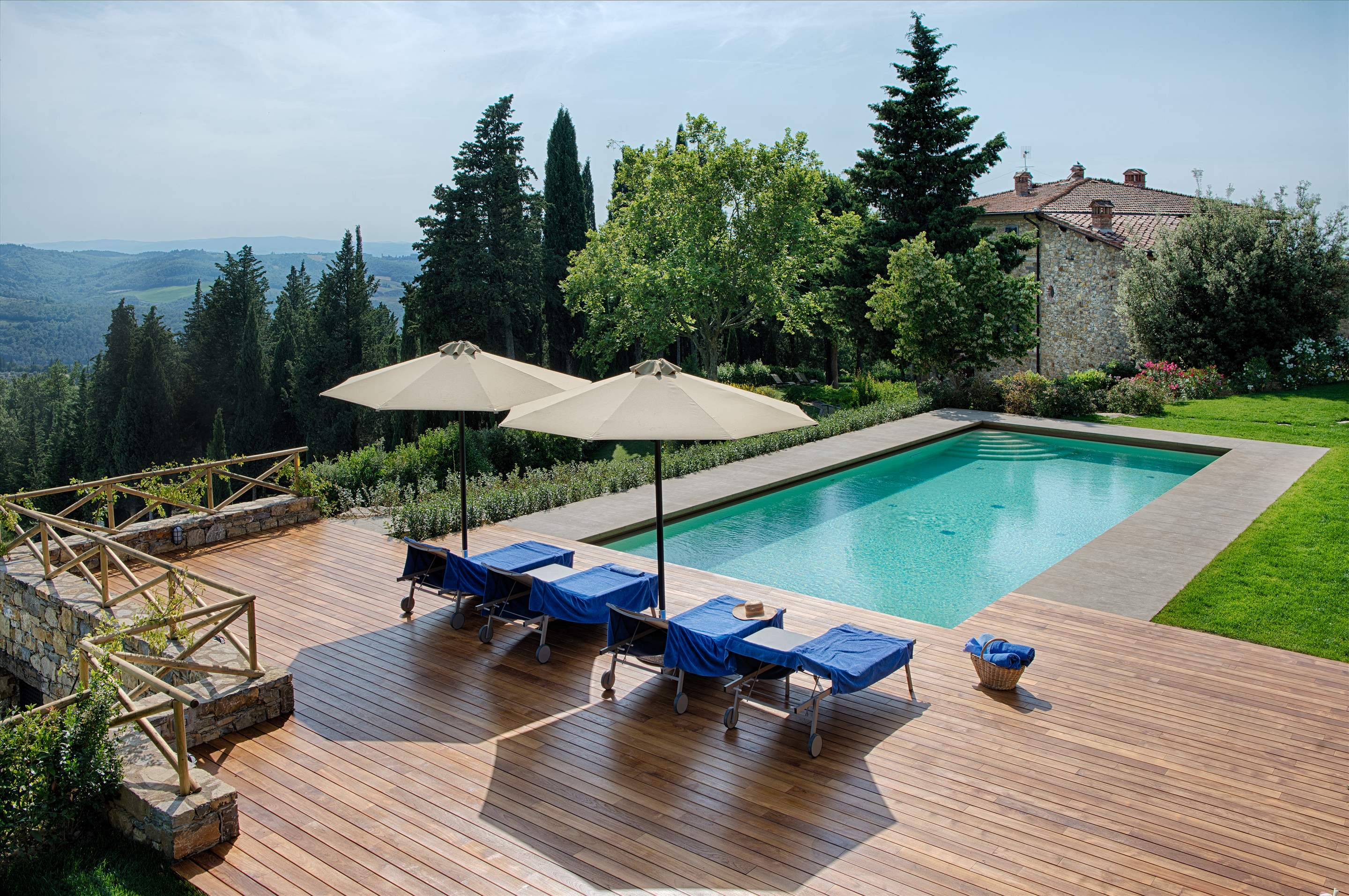 Villa La Valetta, Apt Uva + 1 Bedroom, 2 bedroom villa in Chianti & Countryside, Tuscany